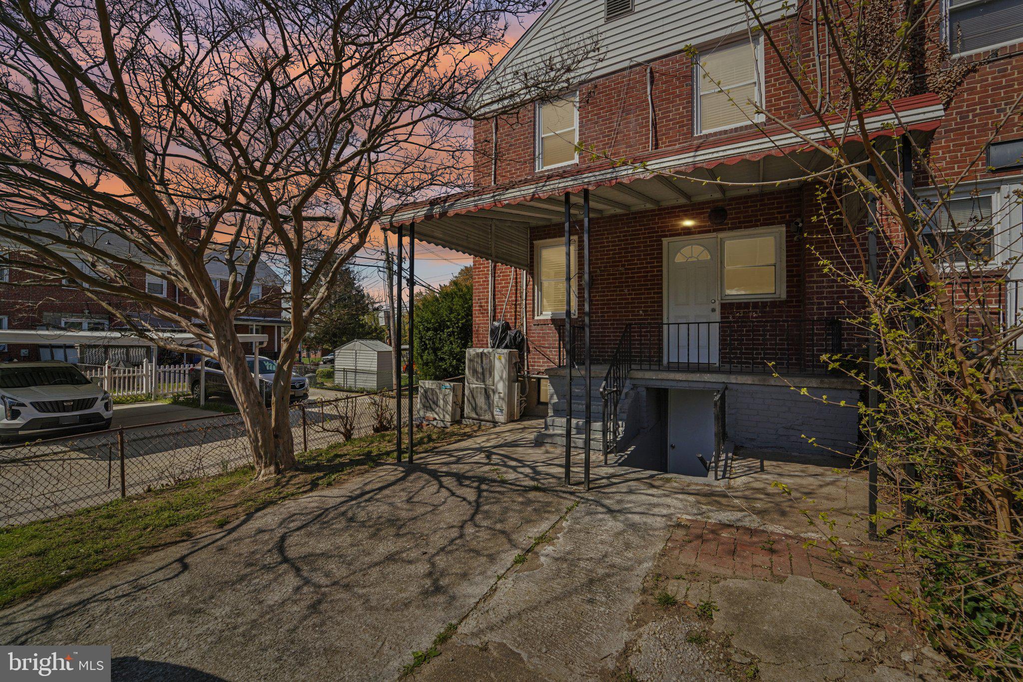 RAMBLEWOOD - Residential