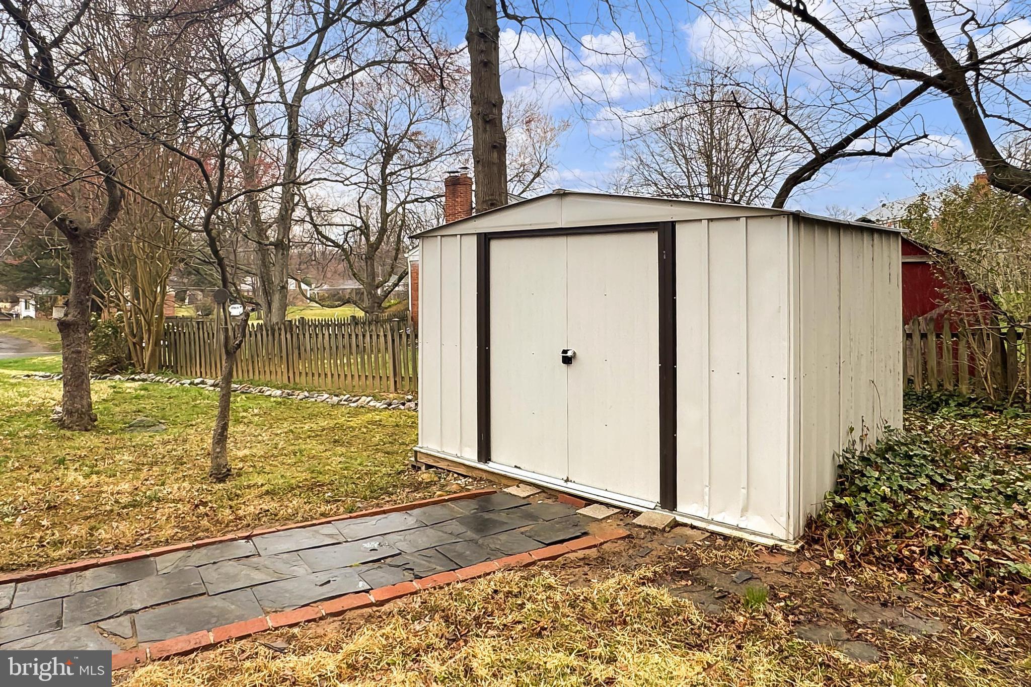 COLUMBIA PINES - Residential