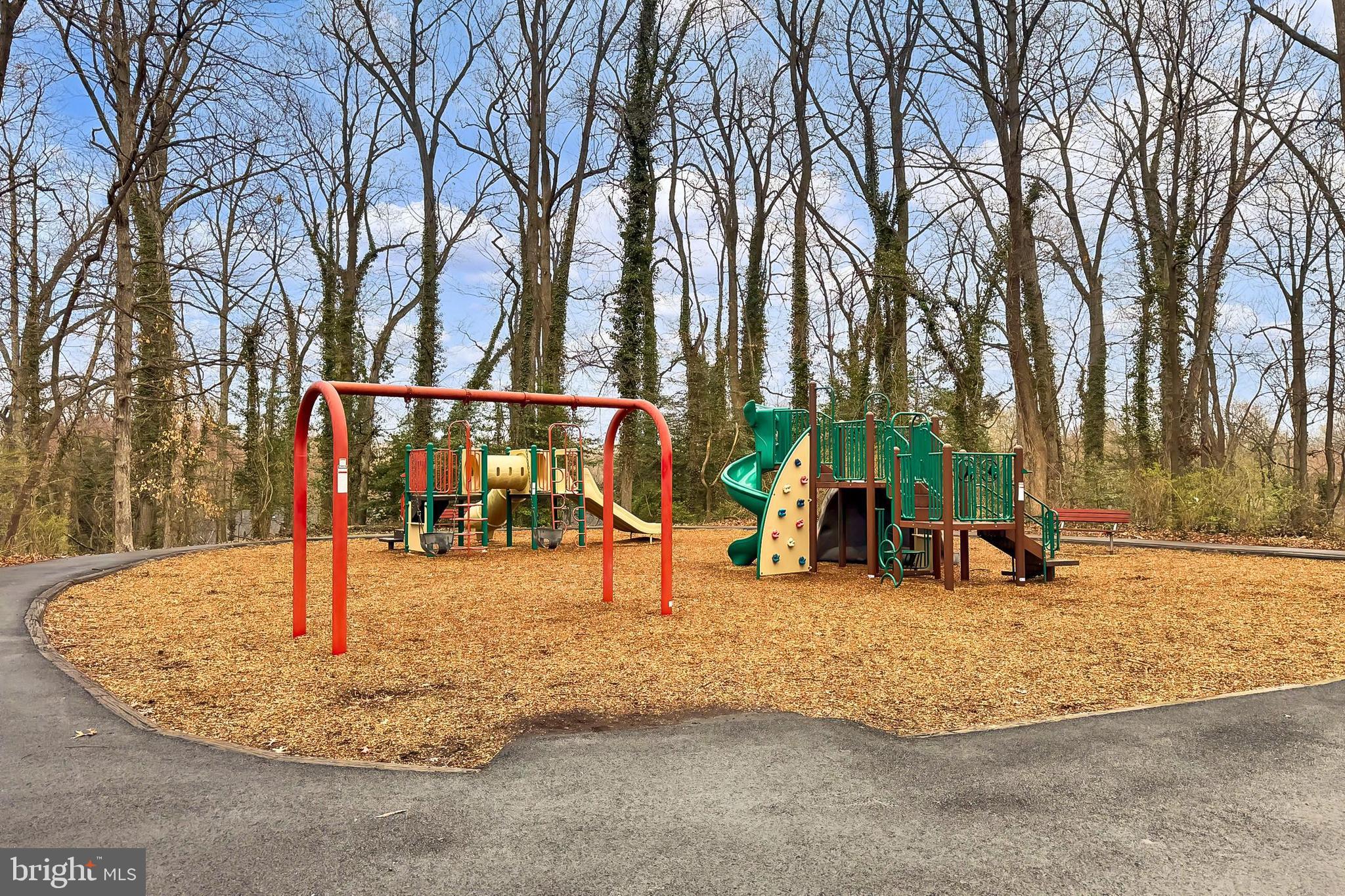 COLUMBIA PINES - Residential