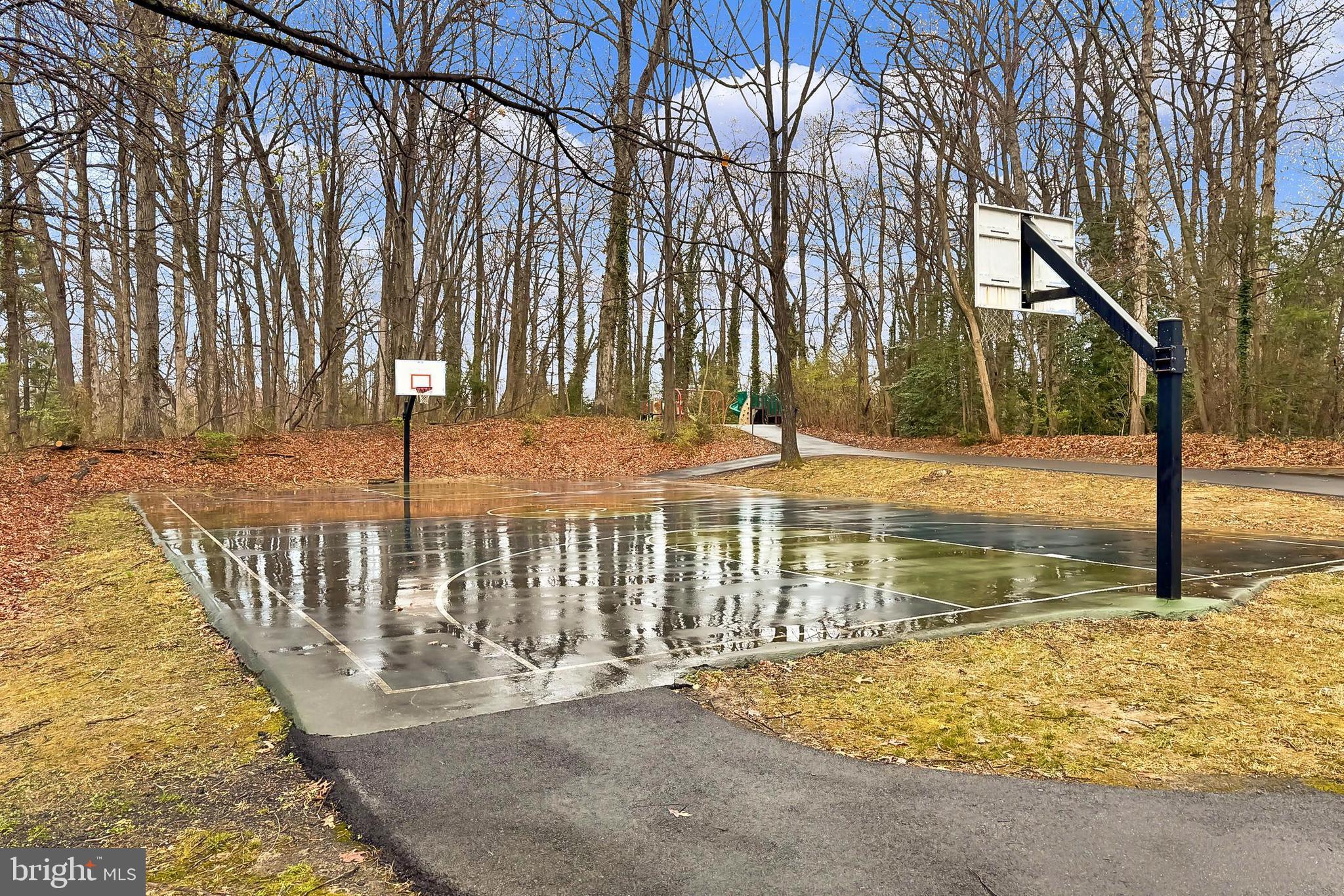 COLUMBIA PINES - Residential