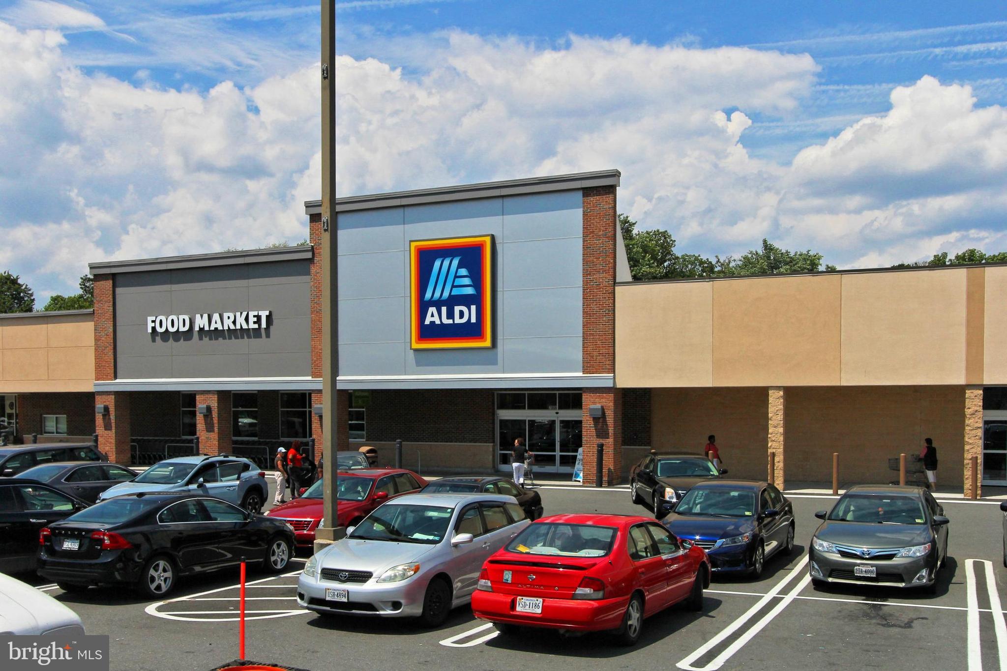 COLUMBIA PINES - Residential