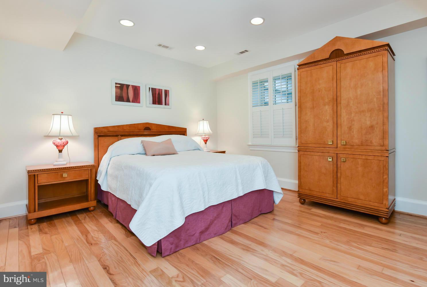 ROSEMONT - Residential