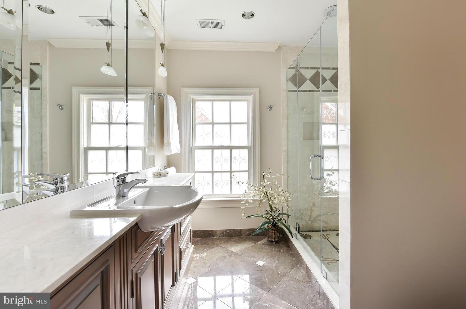 ROSEMONT - Residential