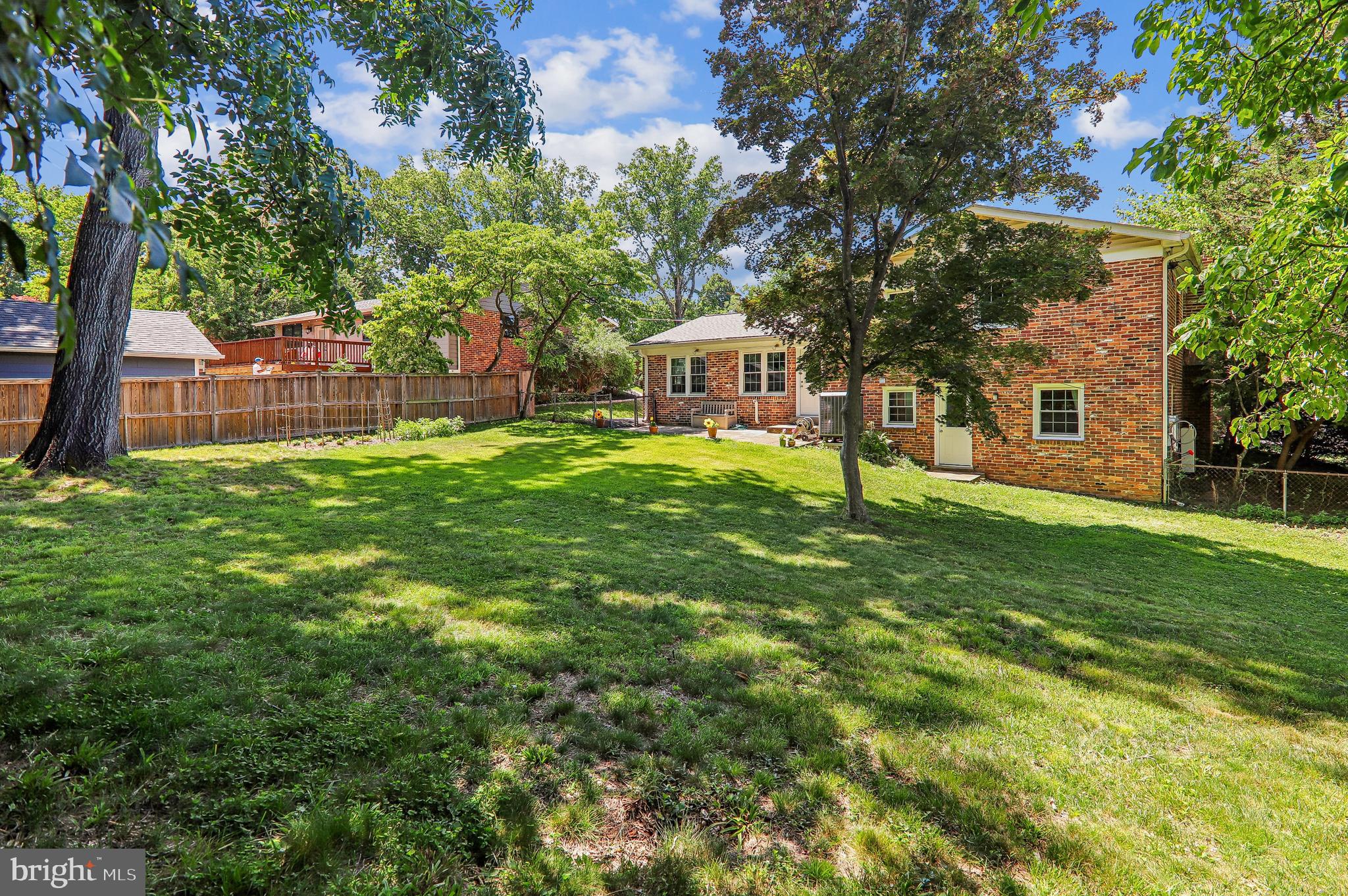 1002 DEVERE DRIVE