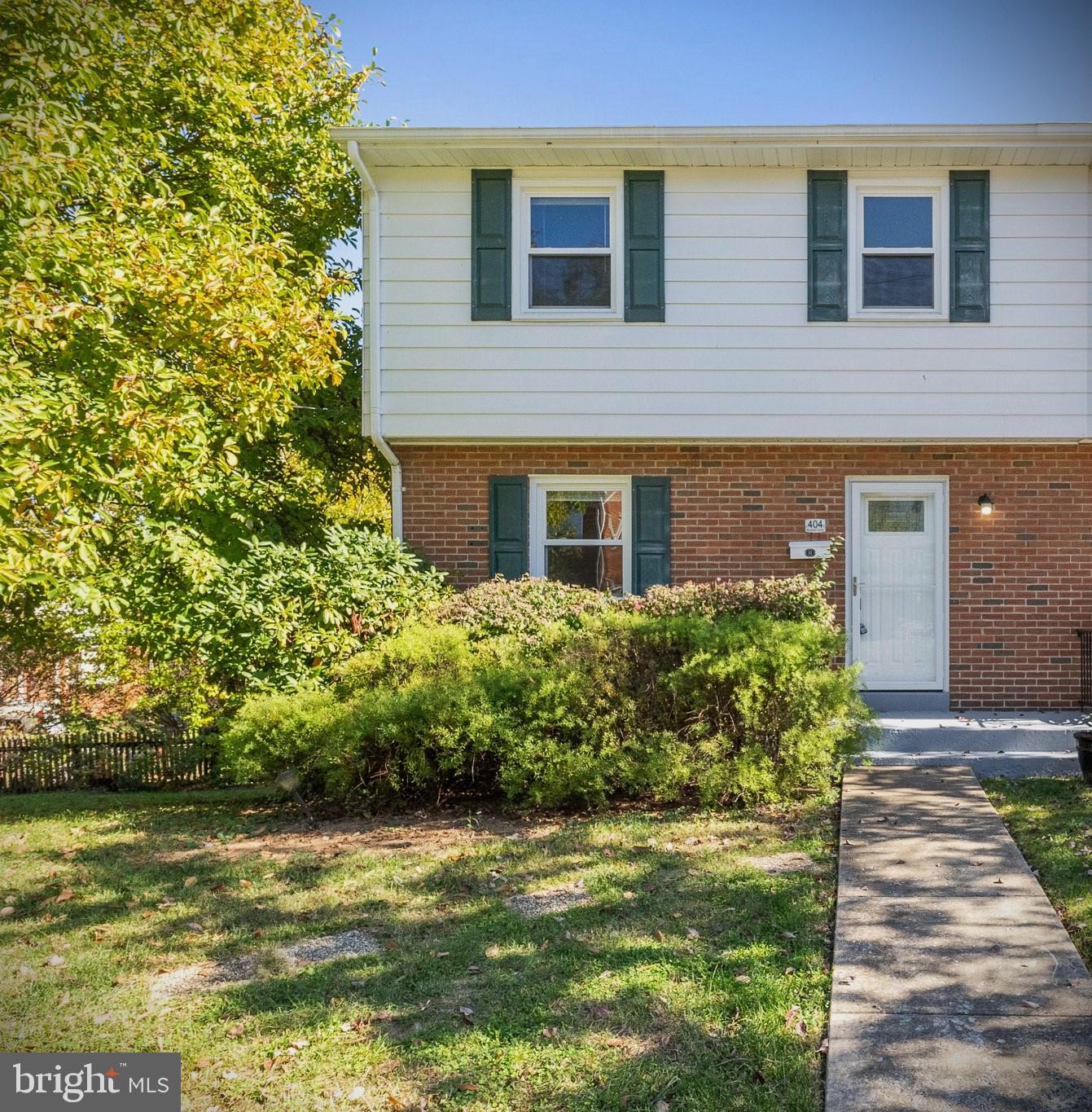 MONROE MANOR - Residential