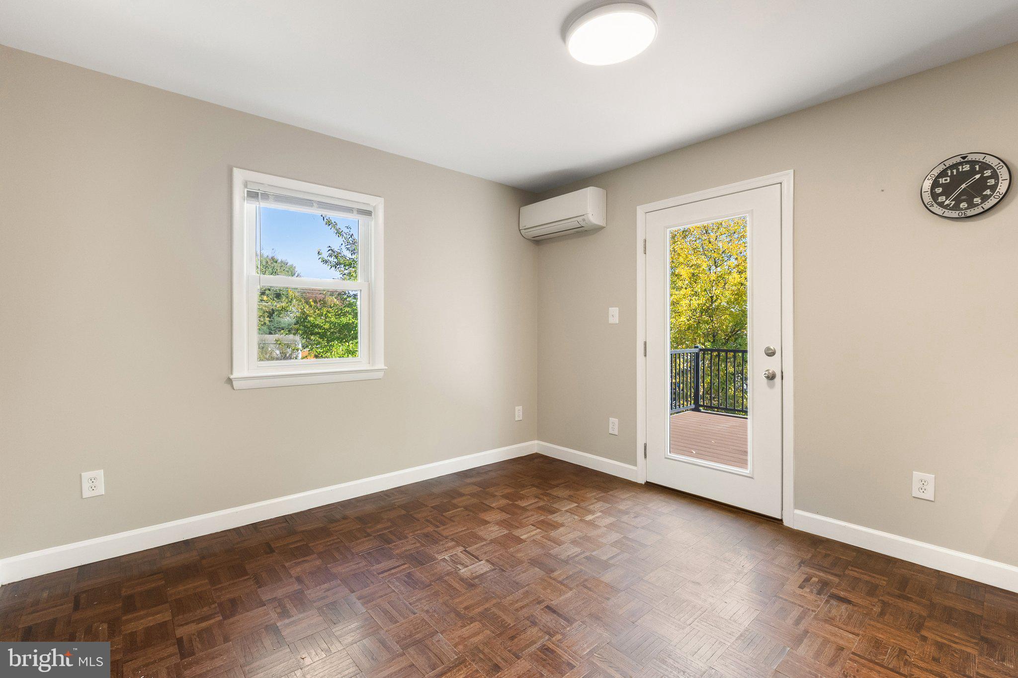 MONROE MANOR - Residential