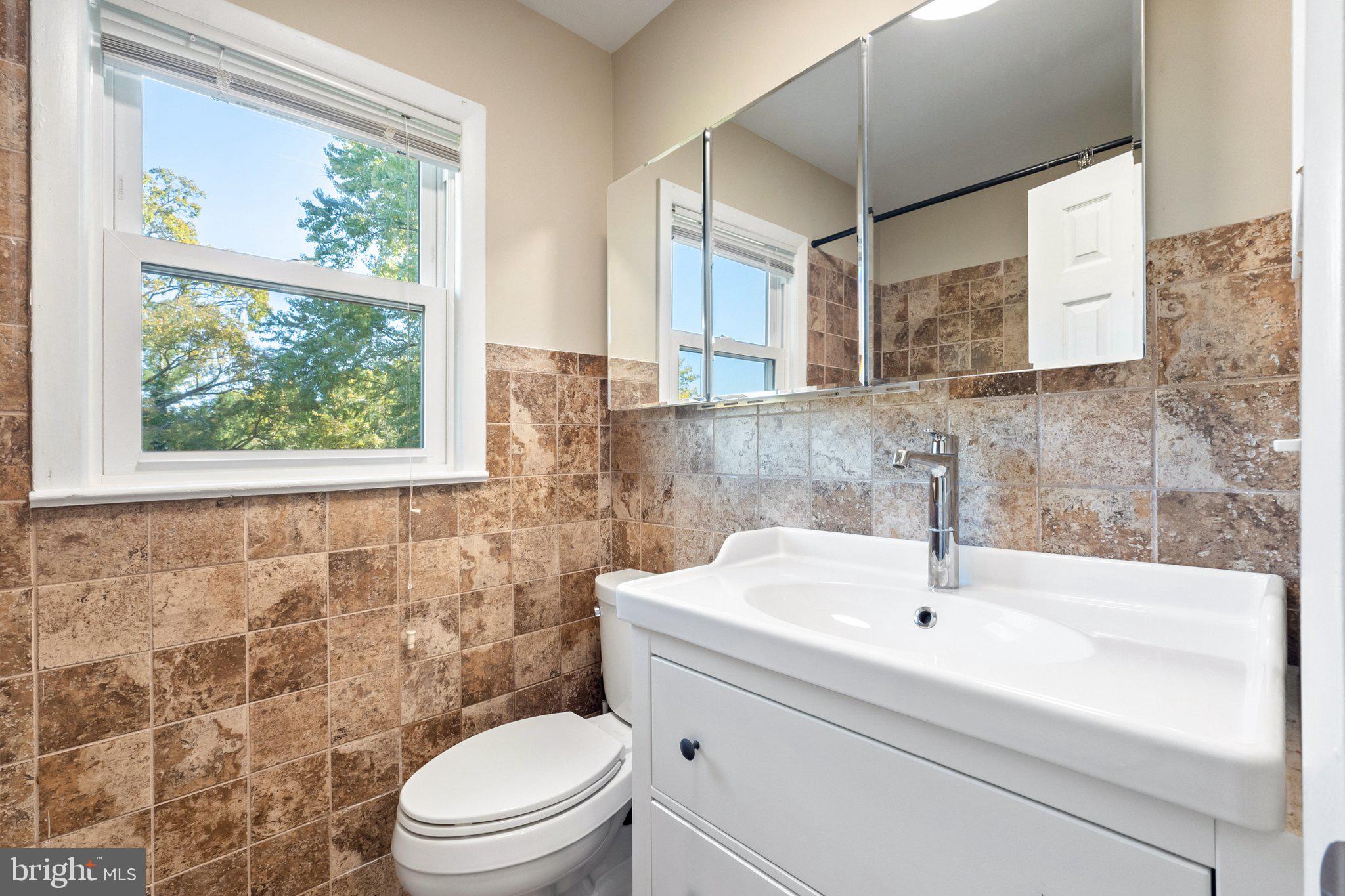 MONROE MANOR - Residential