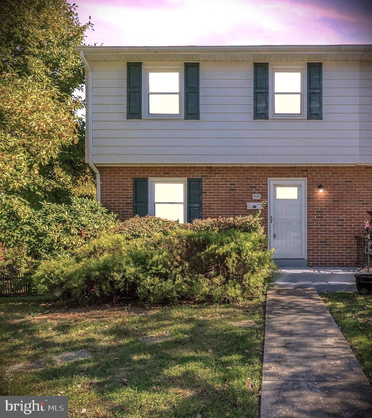 MONROE MANOR - Residential