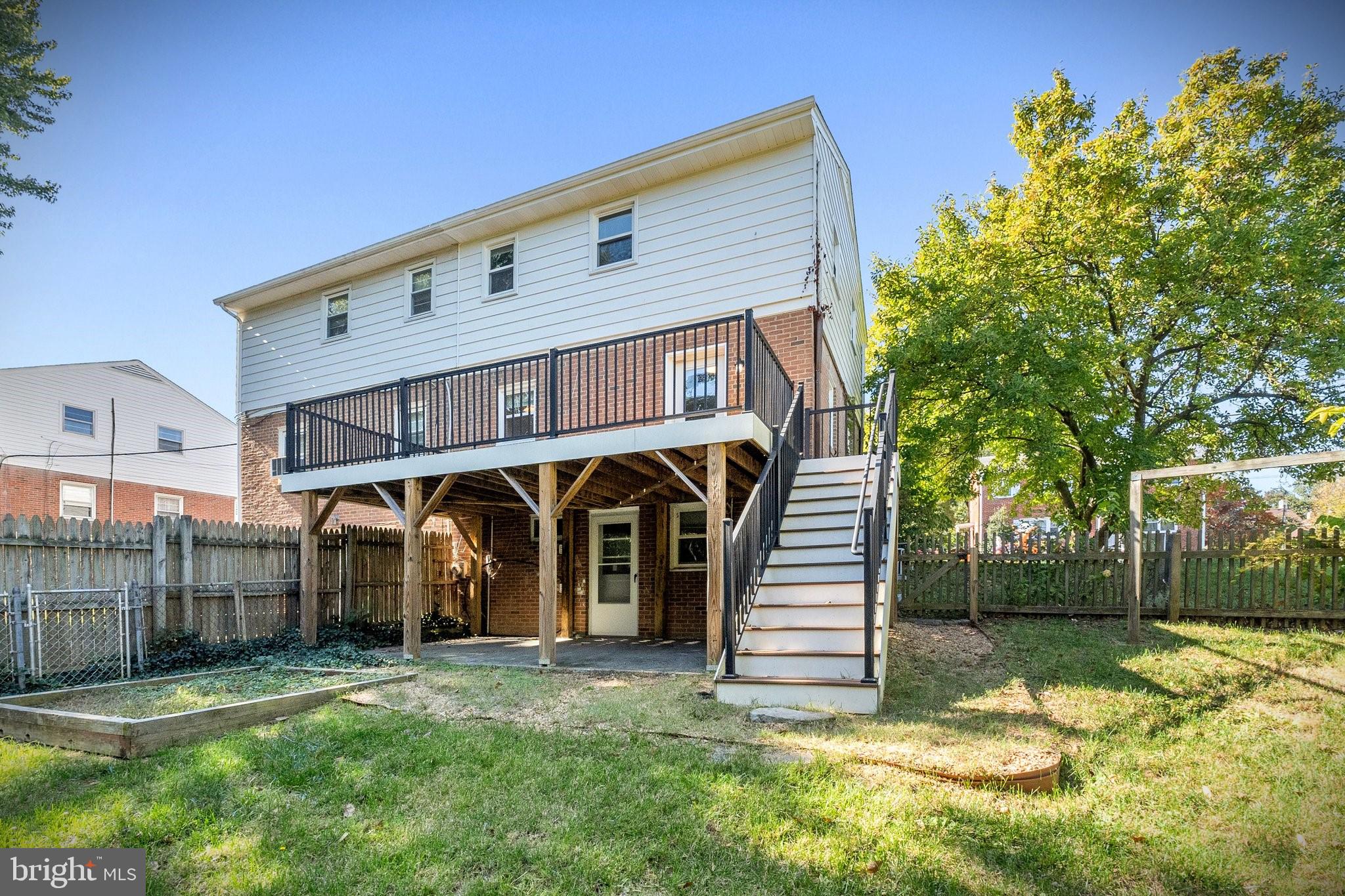 MONROE MANOR - Residential