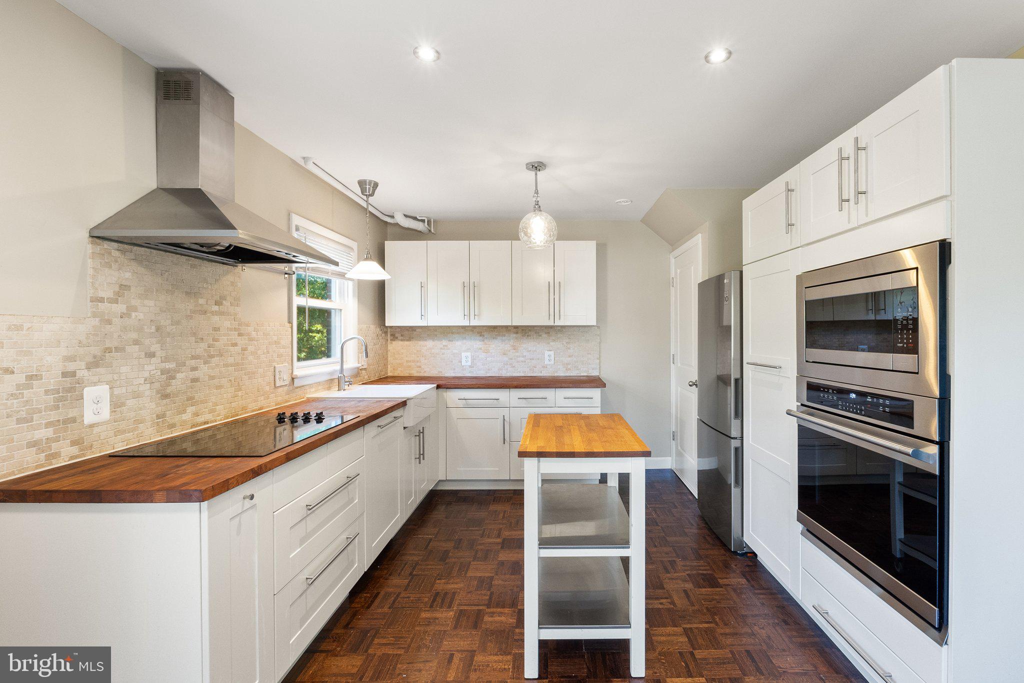 MONROE MANOR - Residential