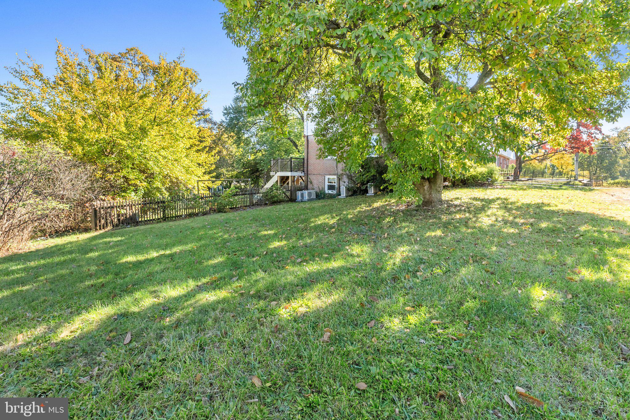 MONROE MANOR - Residential