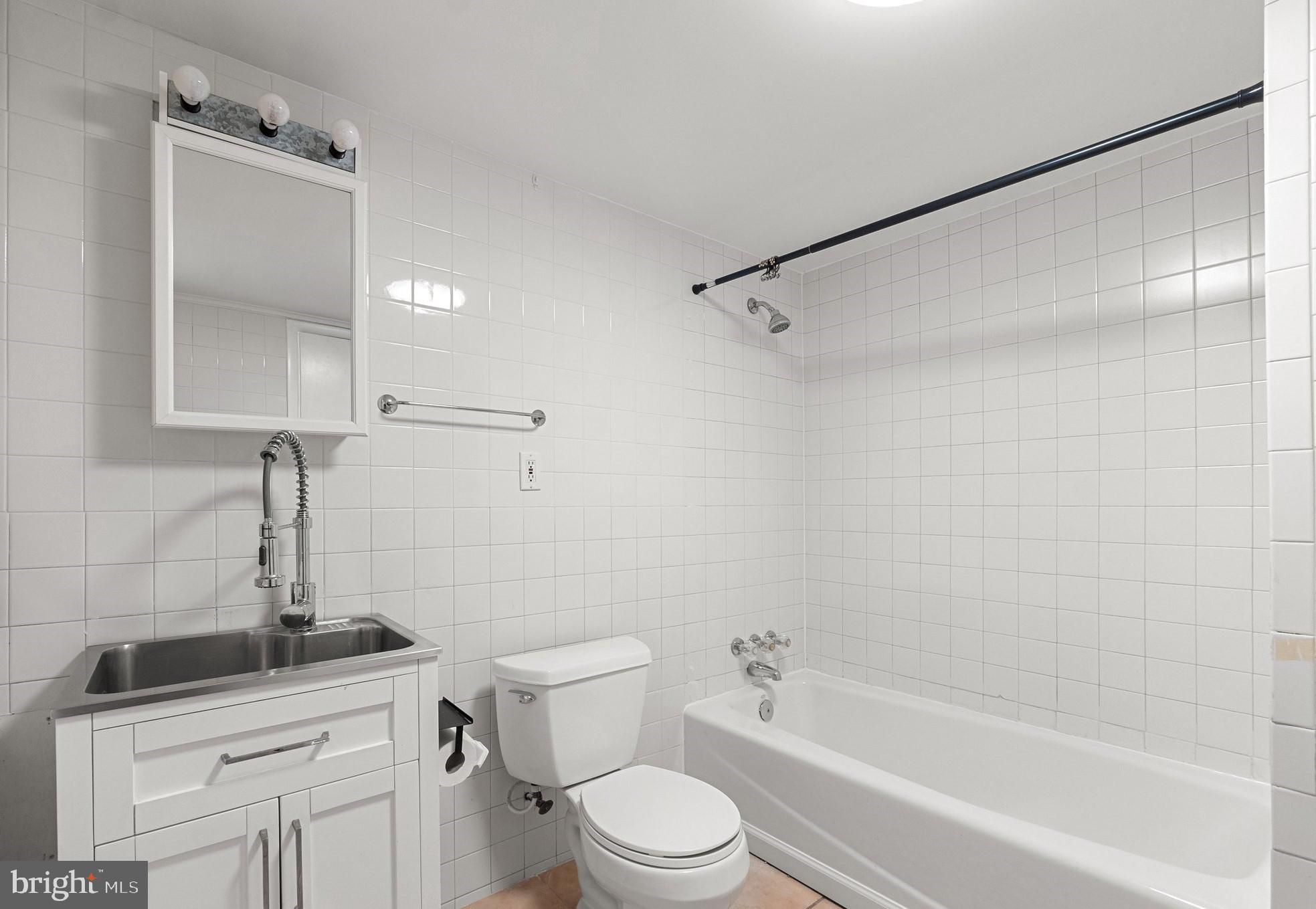 MONROE MANOR - Residential