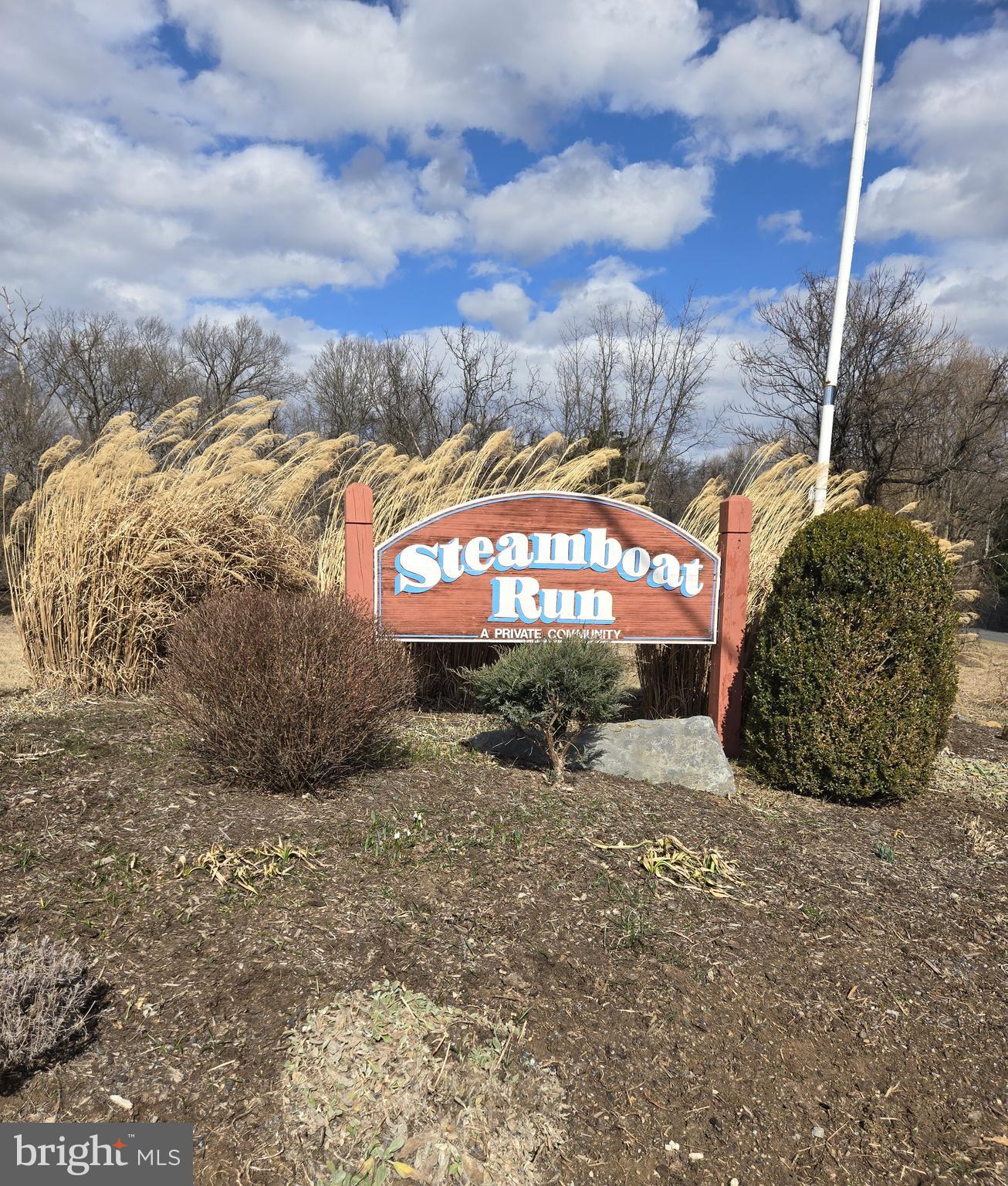 STEAMBOAT RUN - Land