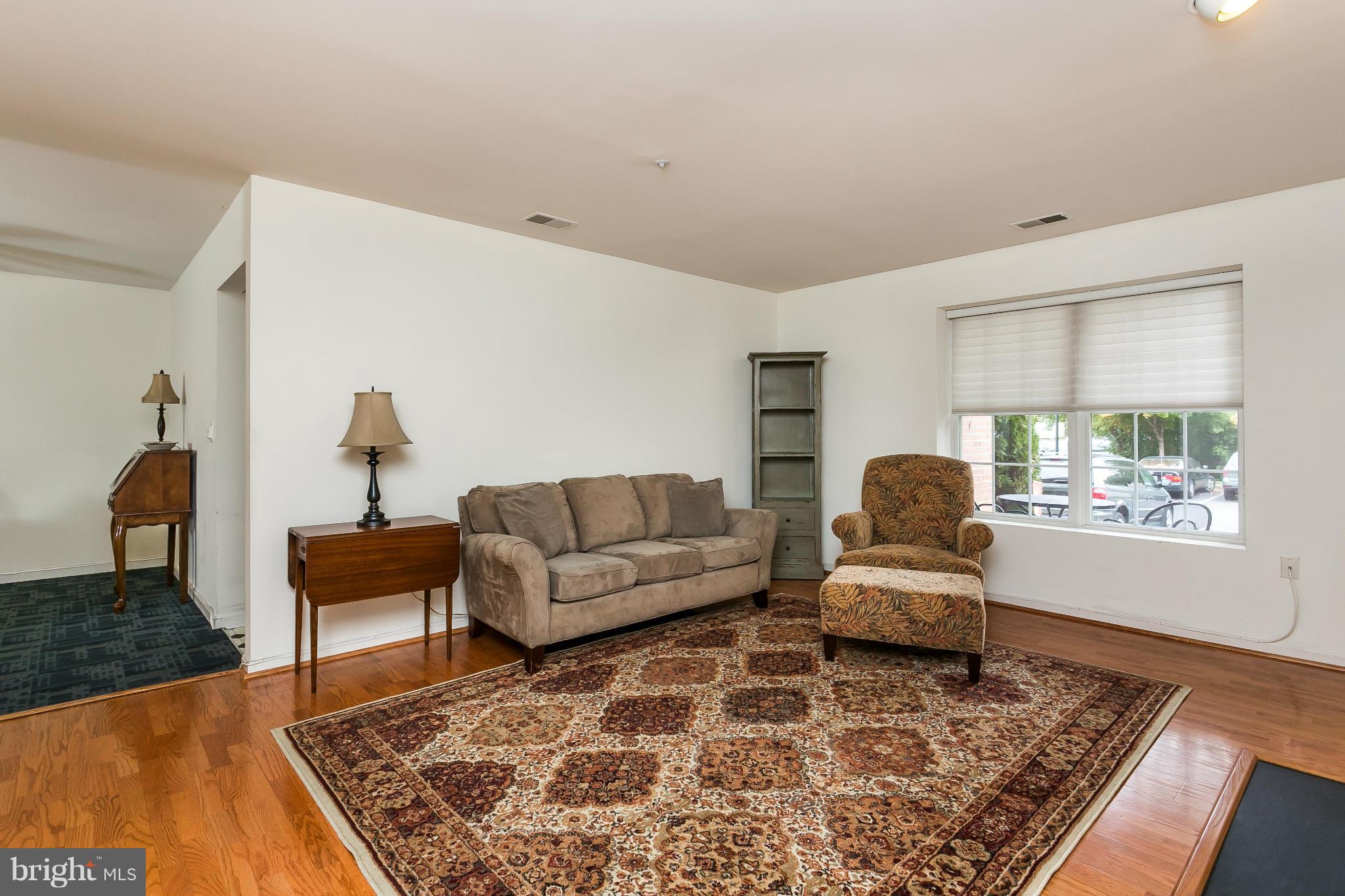 STRAFFAN - Residential