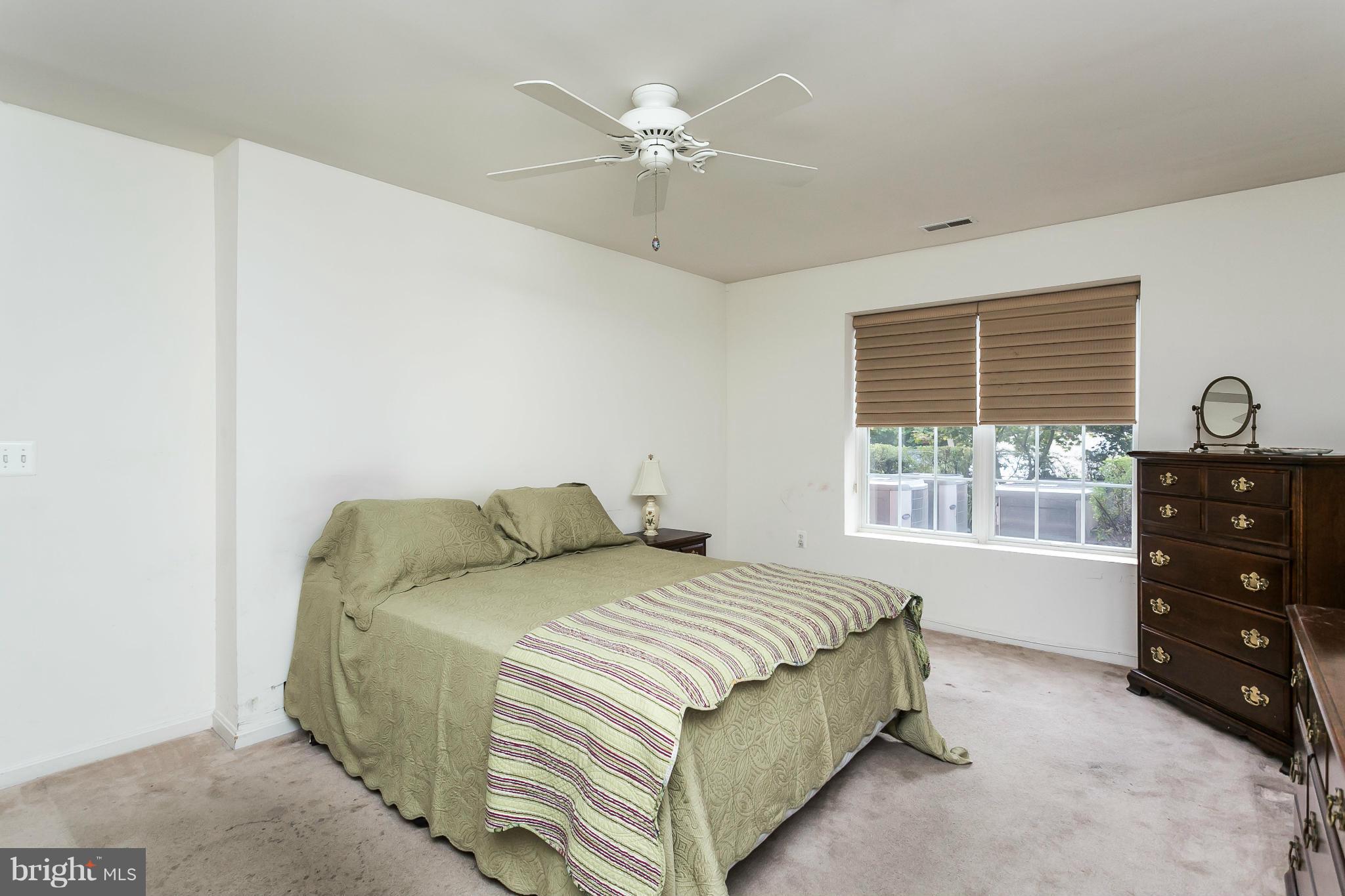 STRAFFAN - Residential