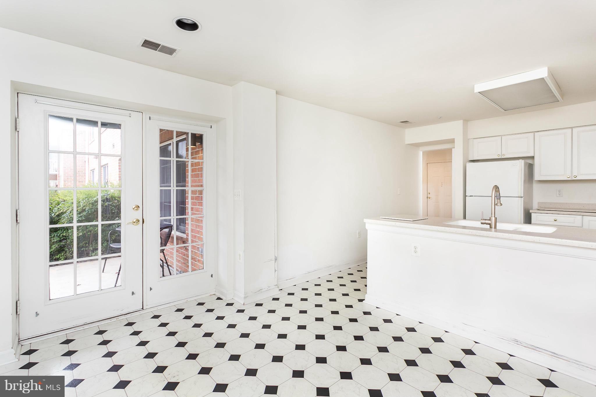 STRAFFAN - Residential