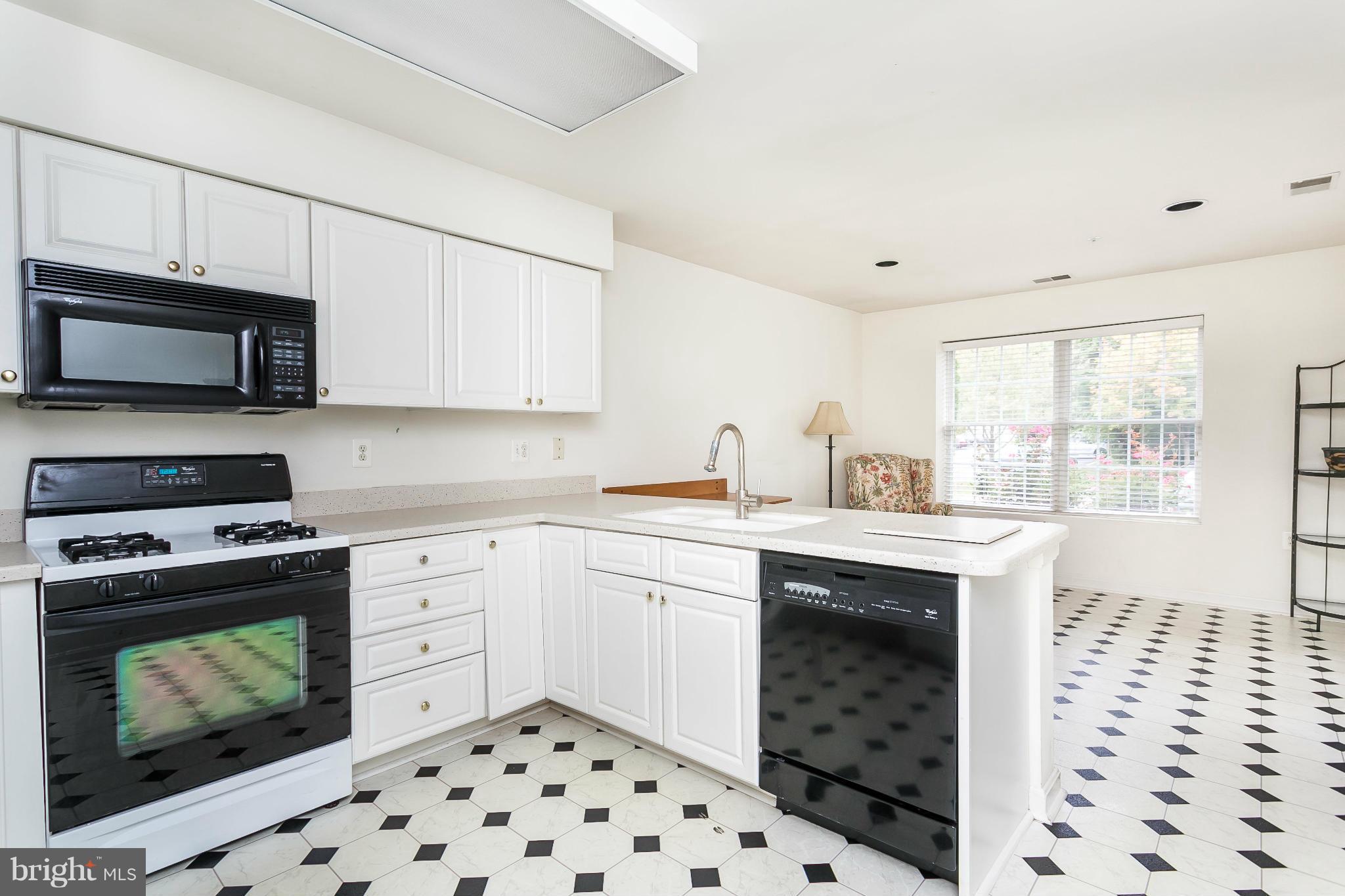 STRAFFAN - Residential