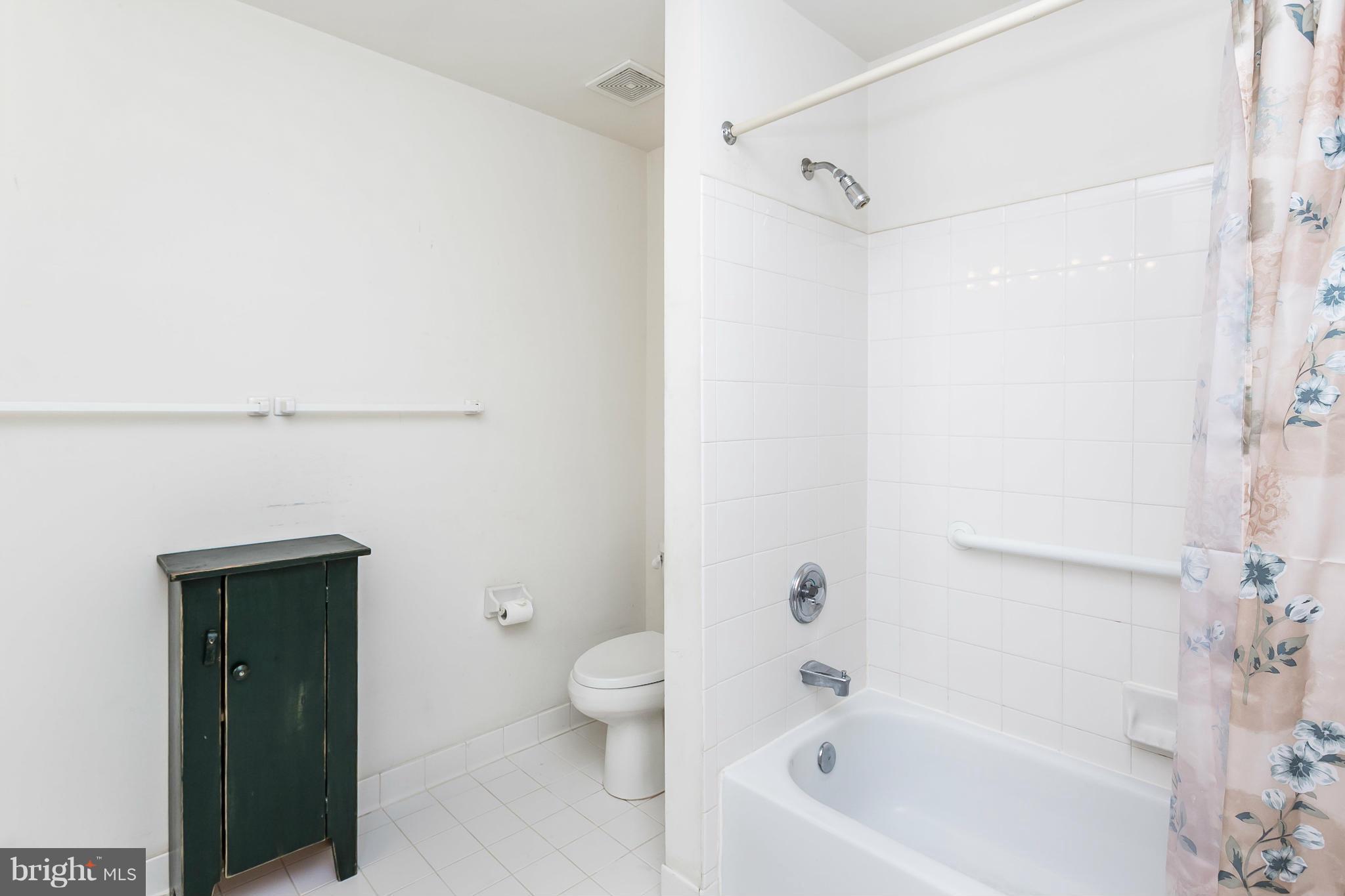 STRAFFAN - Residential