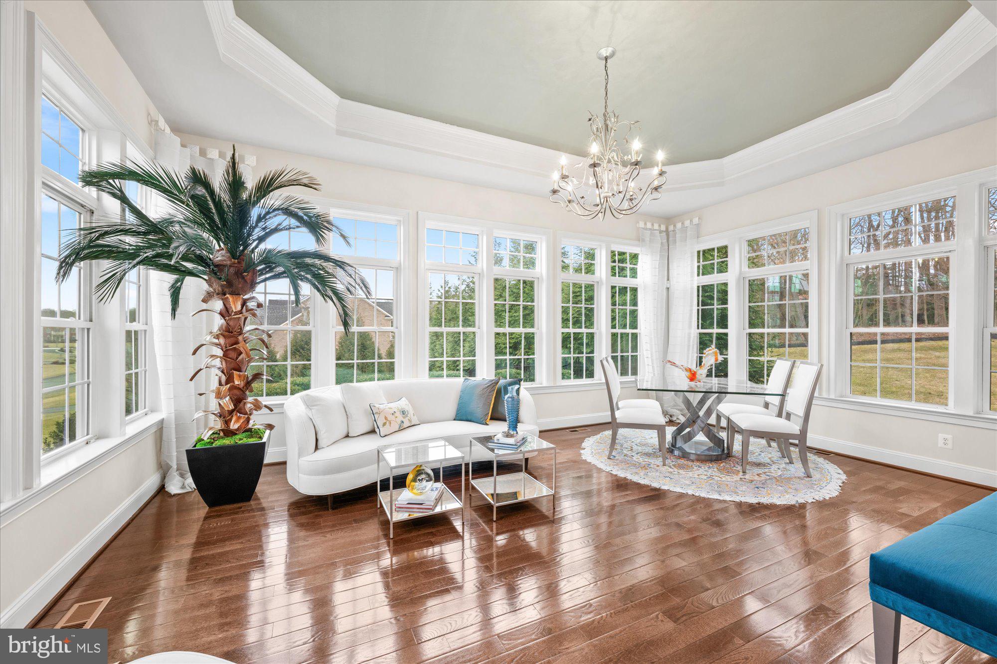 HUNTING CREST - Residential