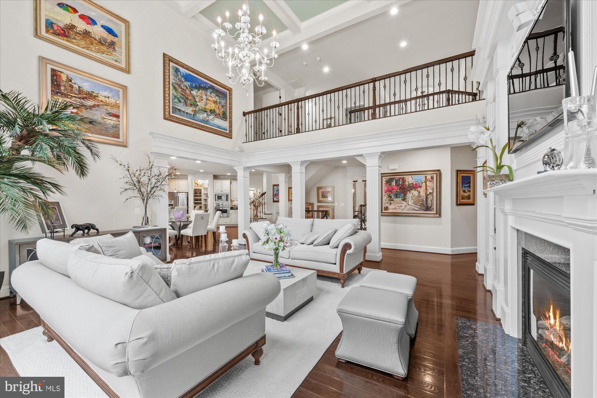 HUNTING CREST - Residential