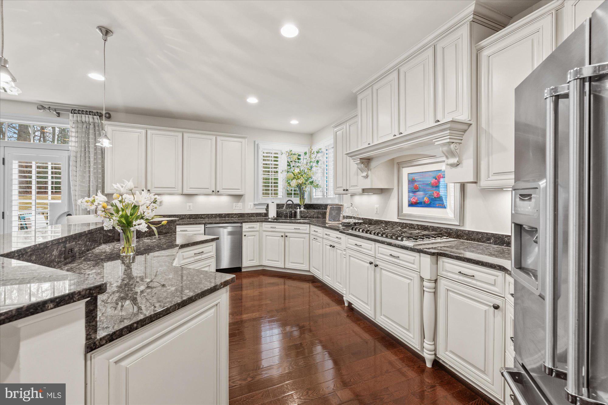 HUNTING CREST - Residential