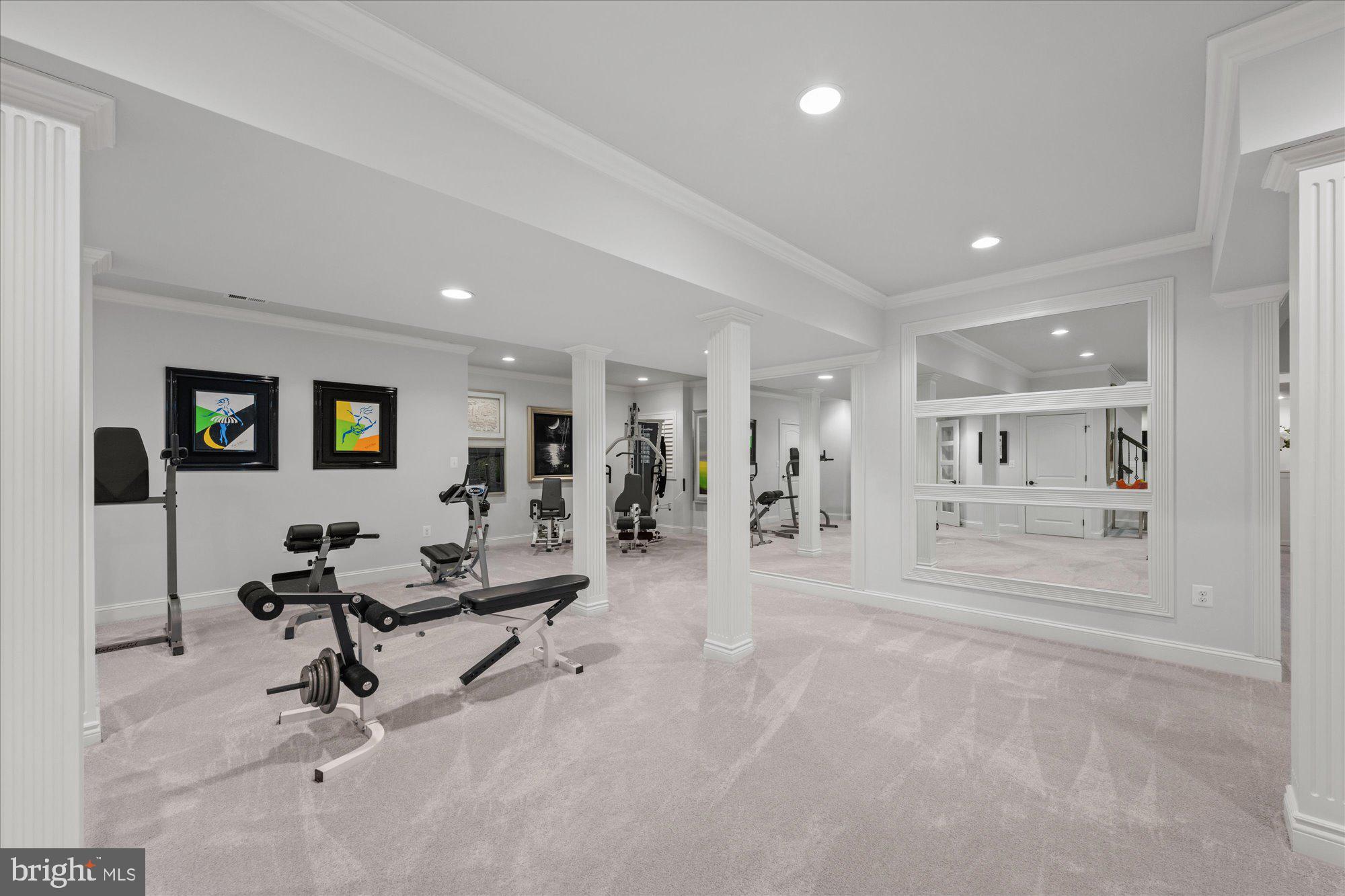 HUNTING CREST - Residential