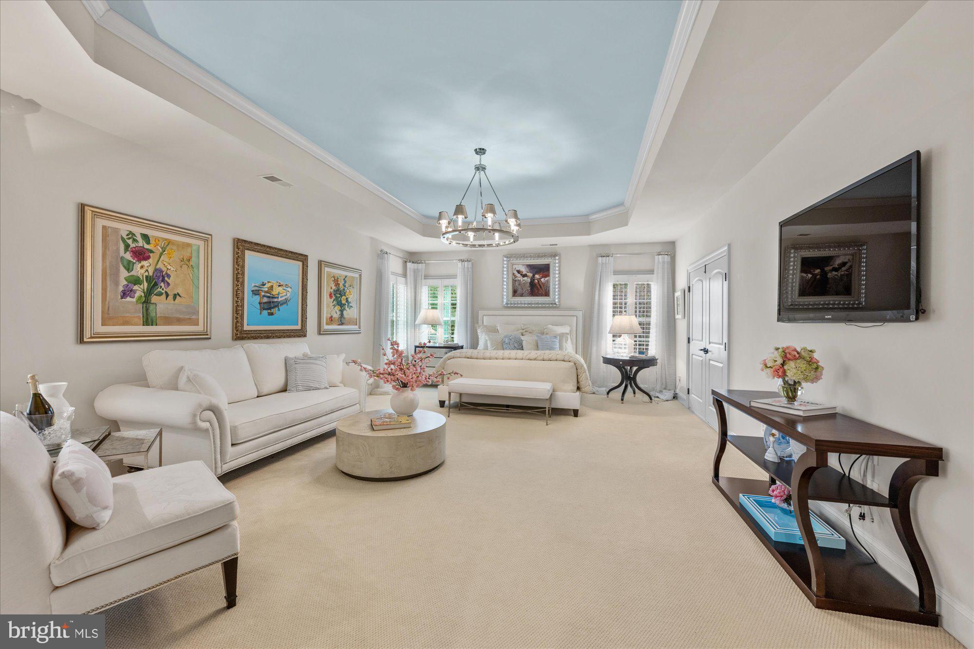 HUNTING CREST - Residential