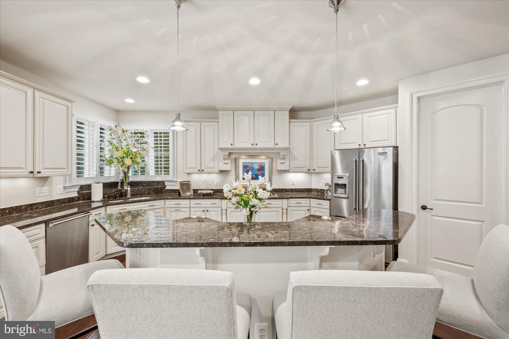 HUNTING CREST - Residential