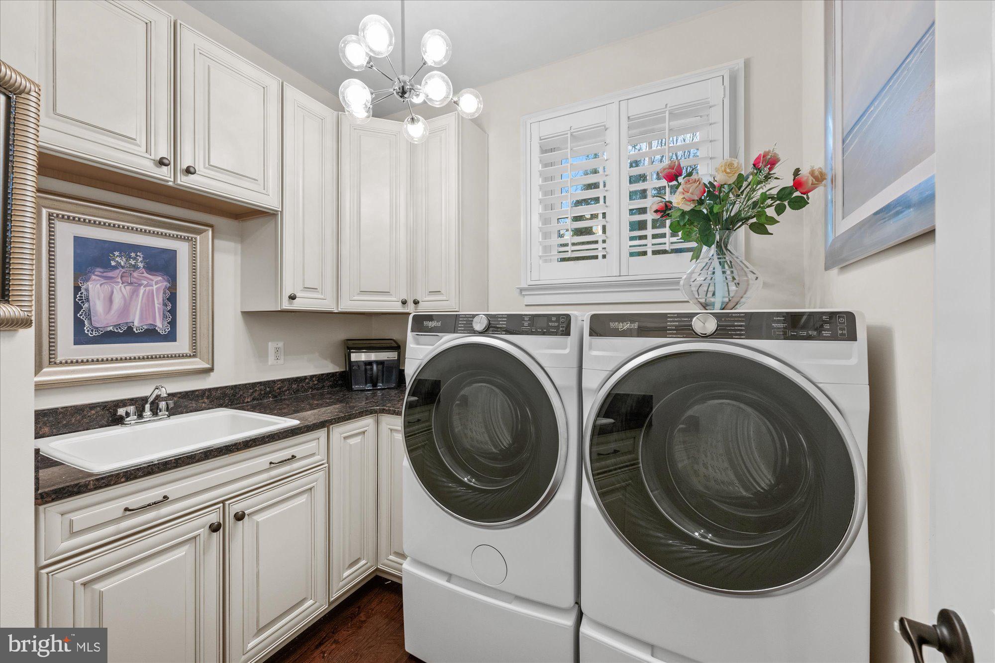 HUNTING CREST - Residential