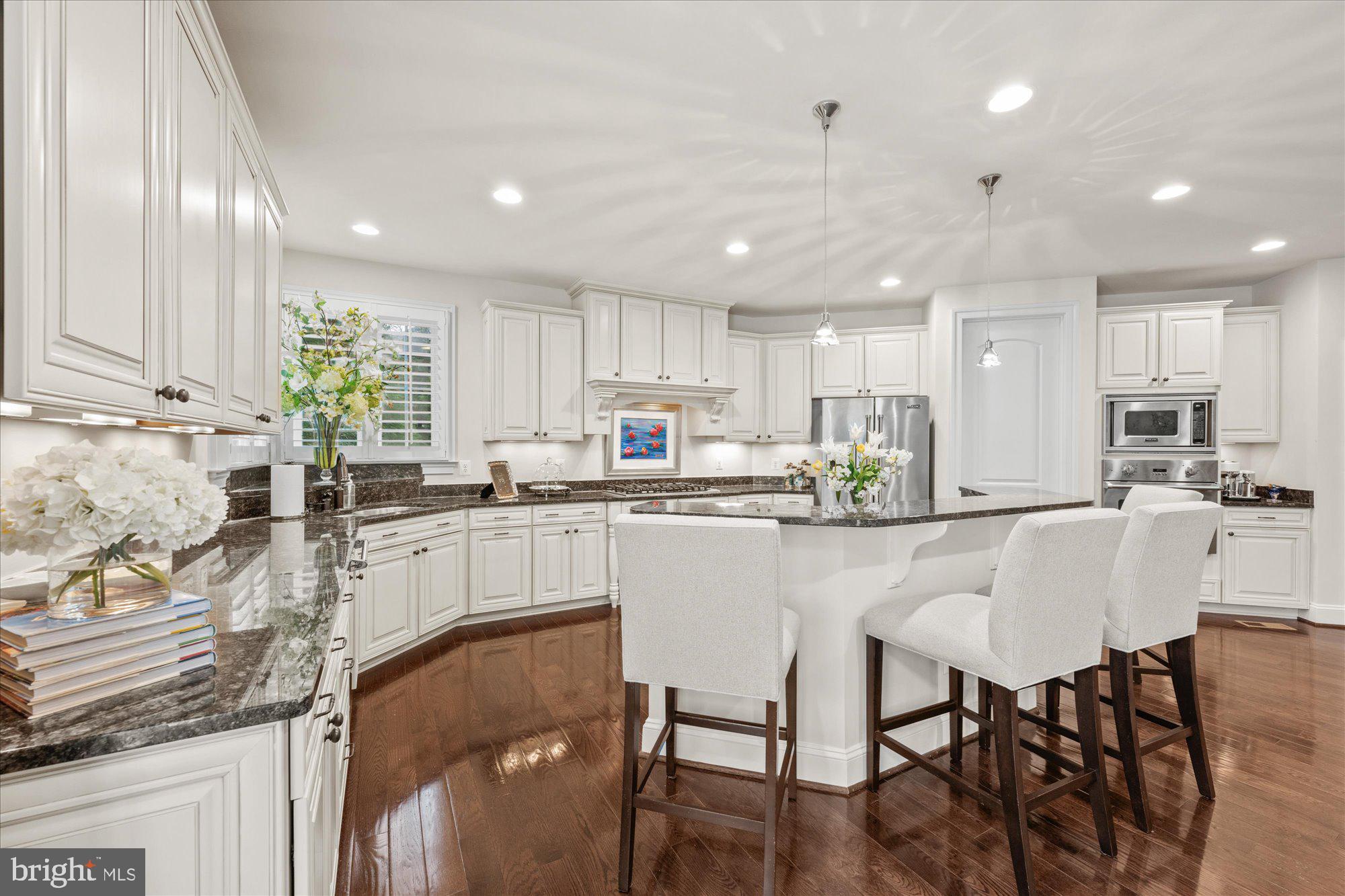 HUNTING CREST - Residential