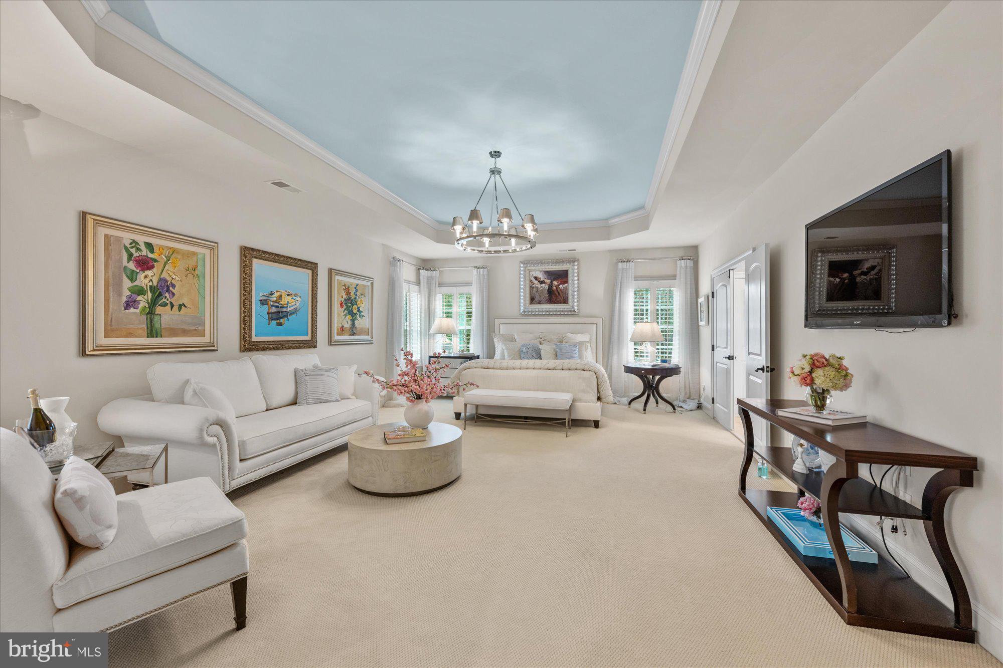 HUNTING CREST - Residential