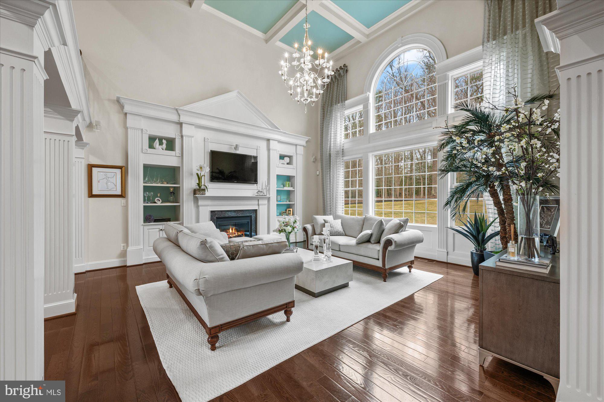 HUNTING CREST - Residential