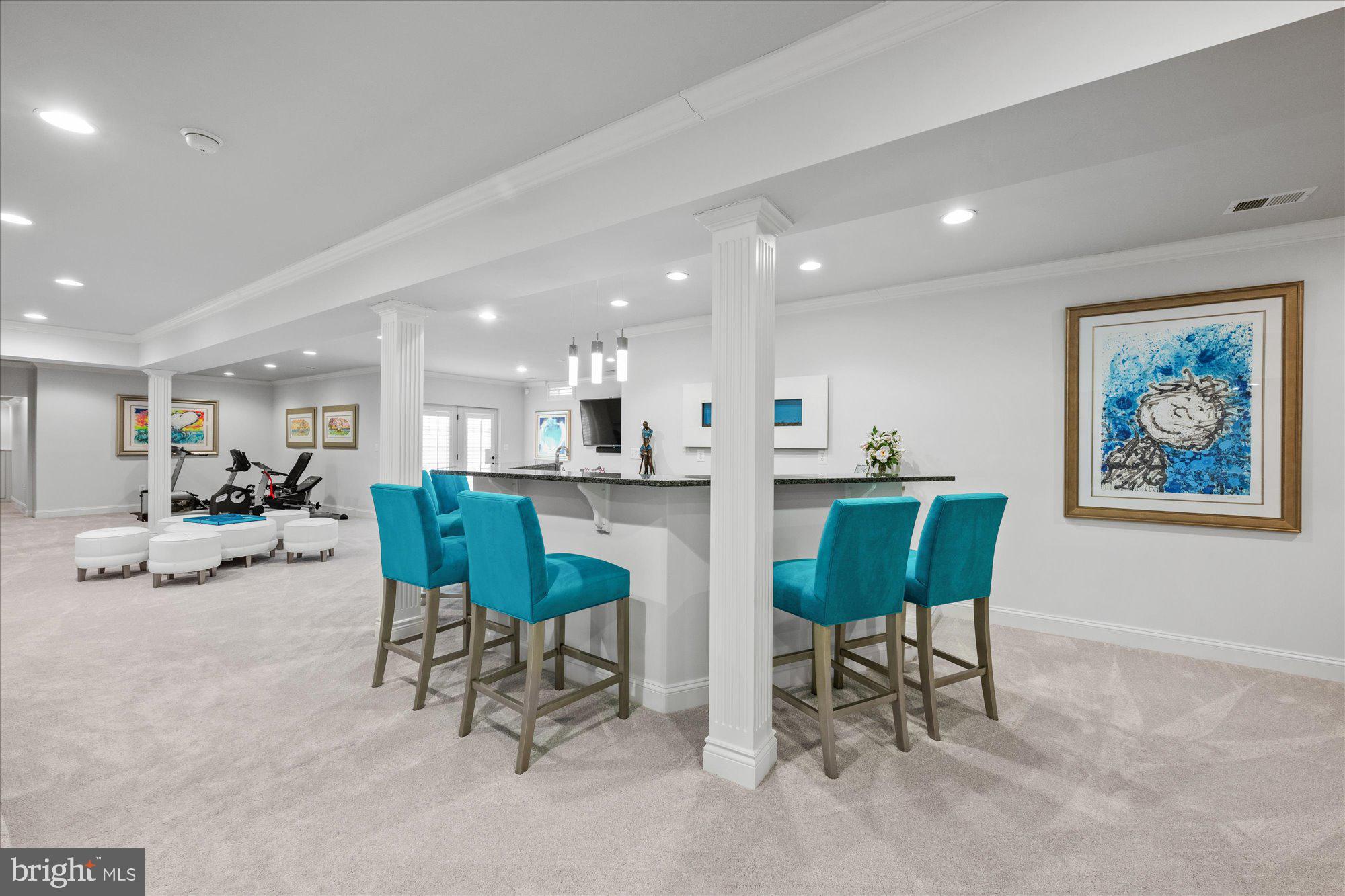 HUNTING CREST - Residential