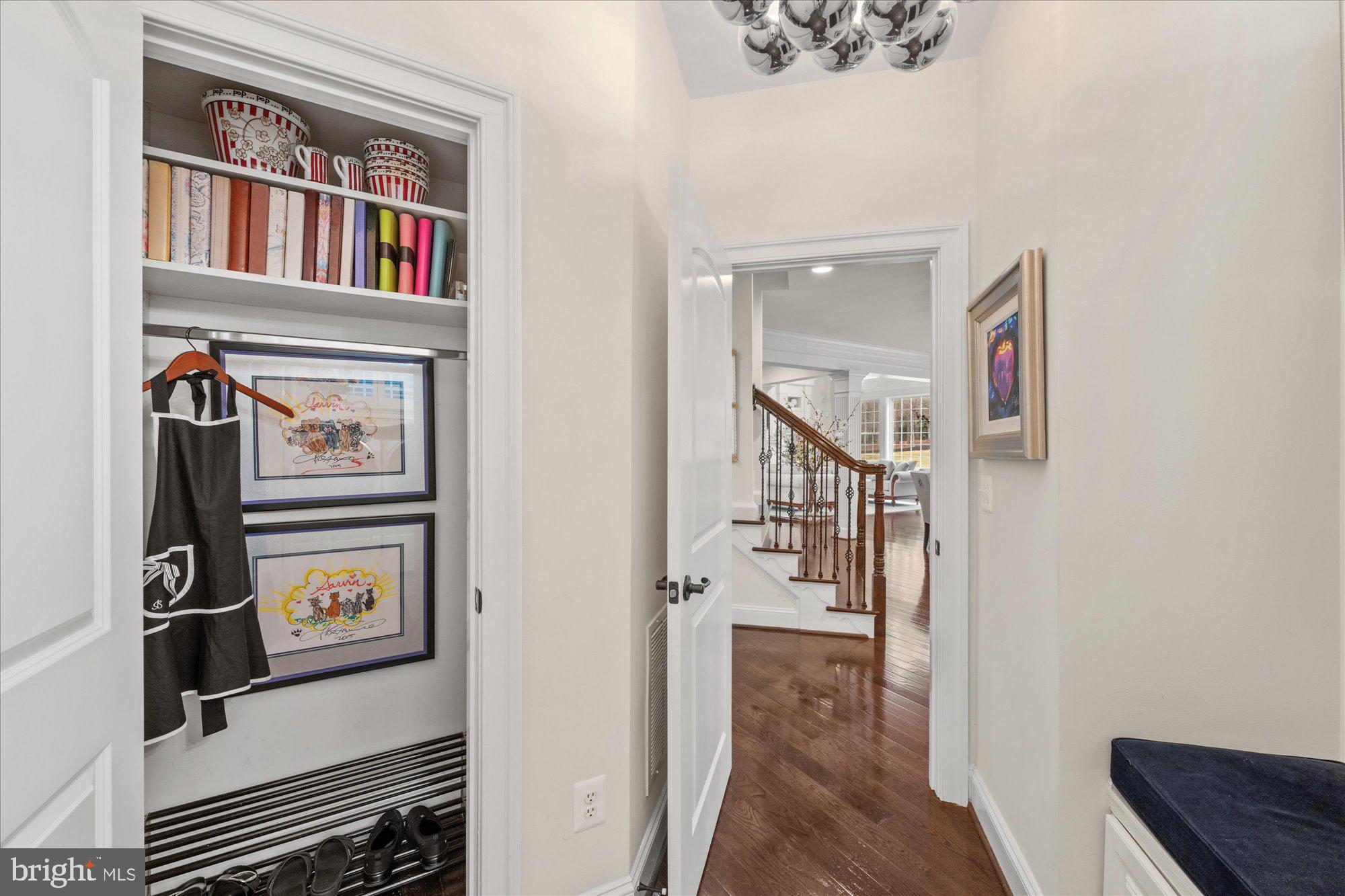 HUNTING CREST - Residential