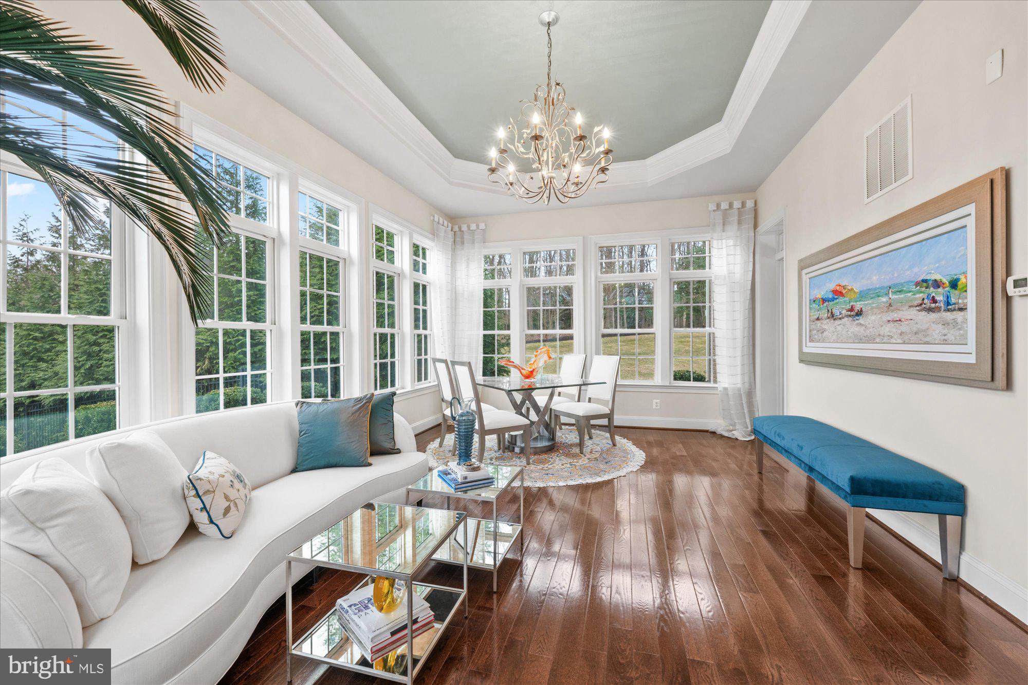 HUNTING CREST - Residential