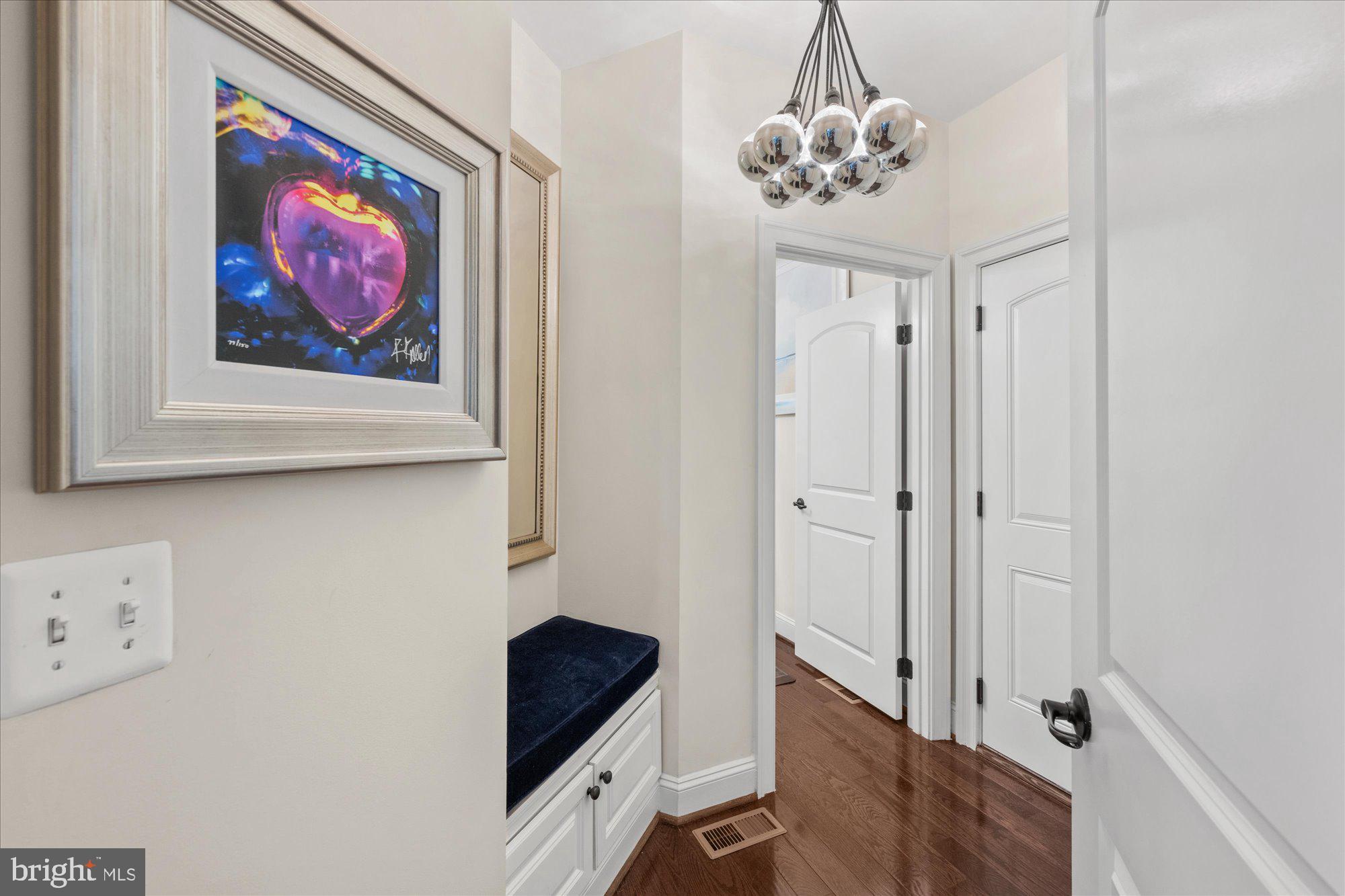 HUNTING CREST - Residential