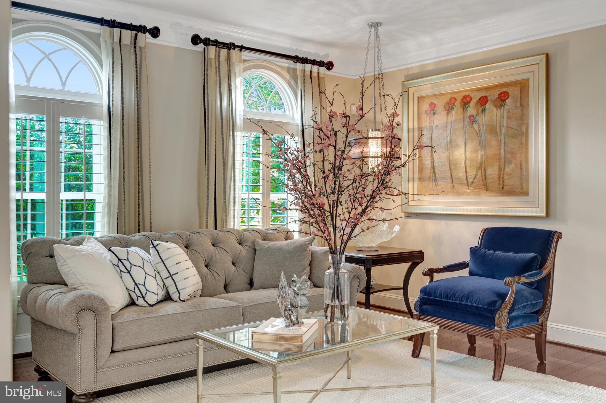 HUNTING CREST - Residential