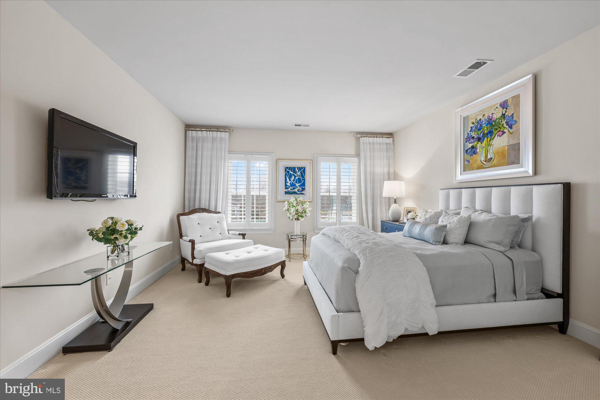 HUNTING CREST - Residential