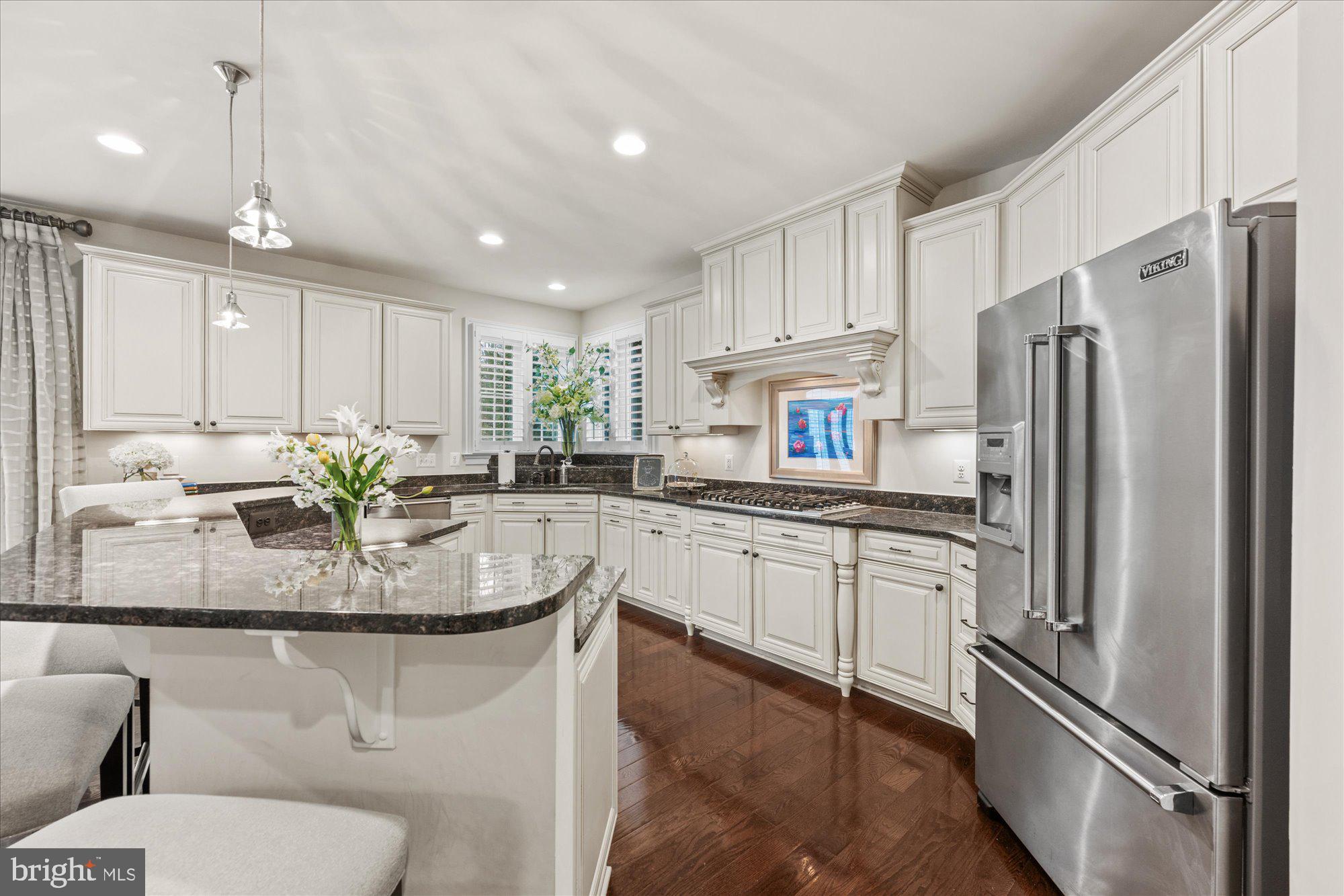 HUNTING CREST - Residential