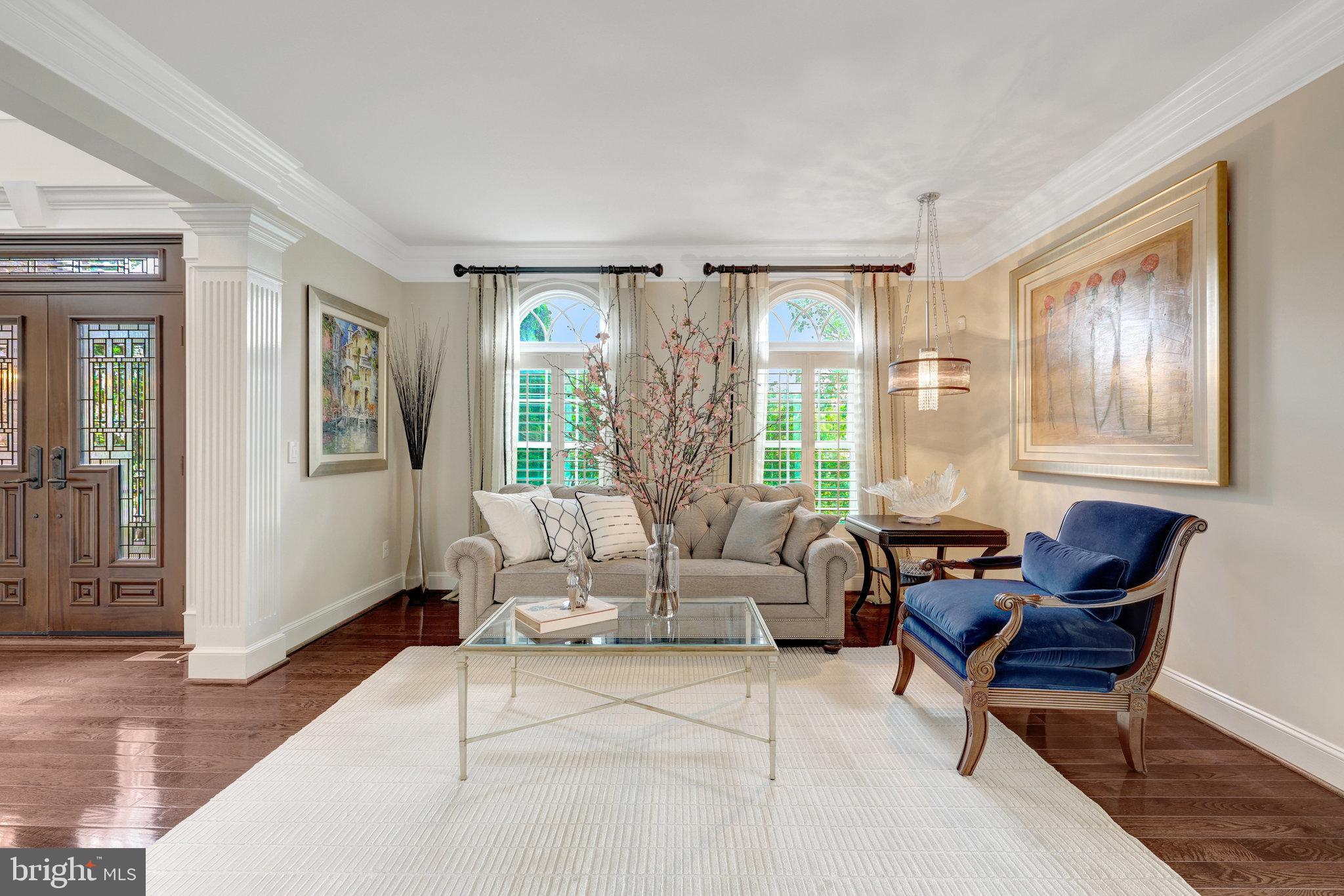 HUNTING CREST - Residential