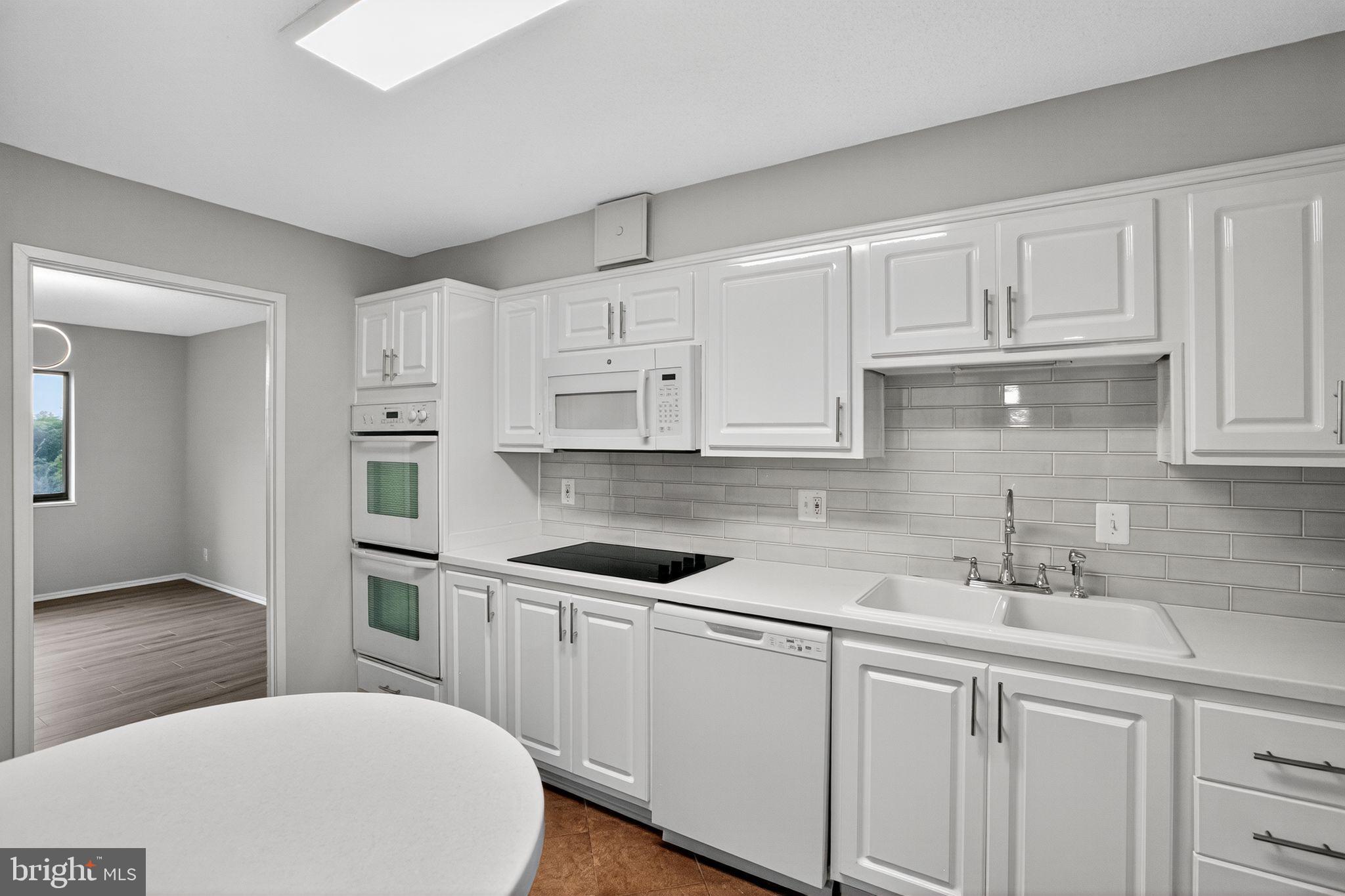 5902 MOUNT EAGLE DRIVE 805