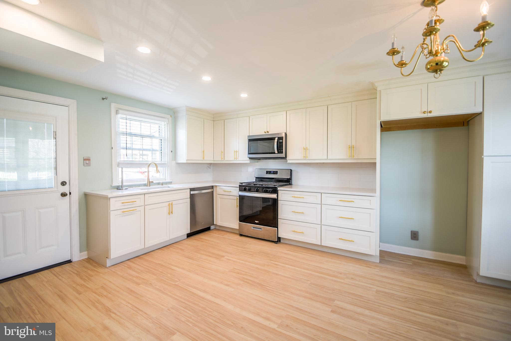 COLONIAL PARK - Residential