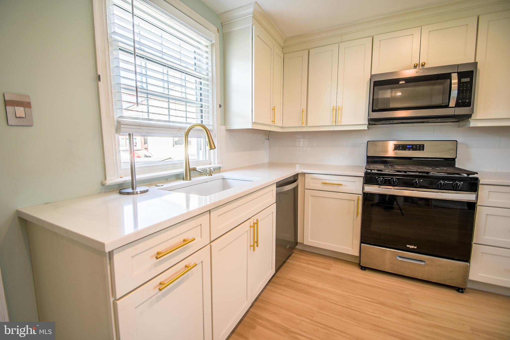 COLONIAL PARK - Residential