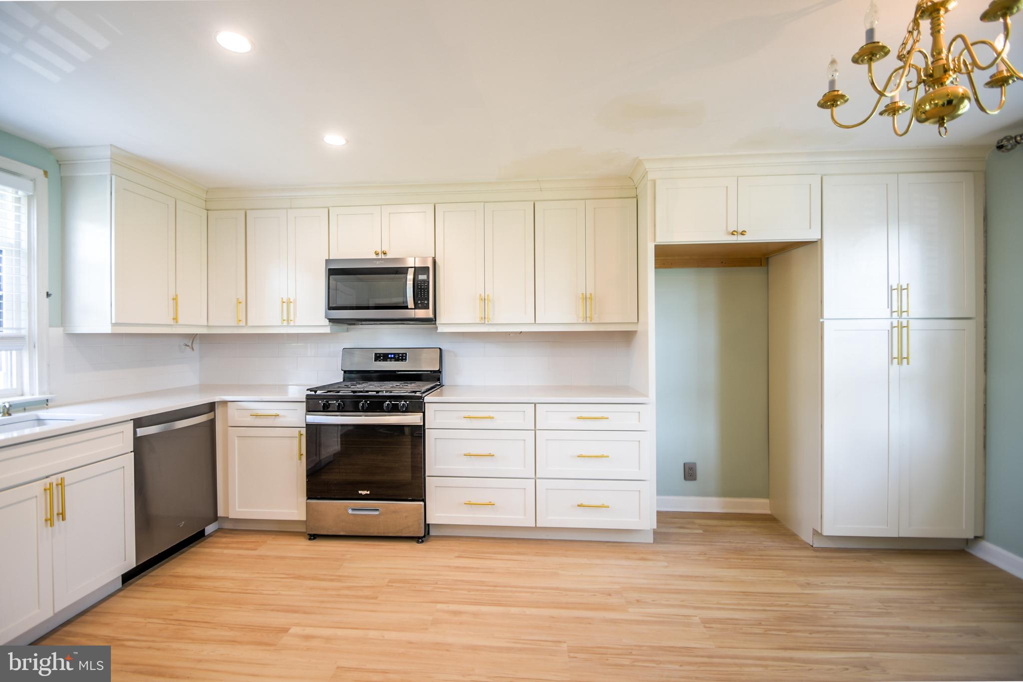 COLONIAL PARK - Residential