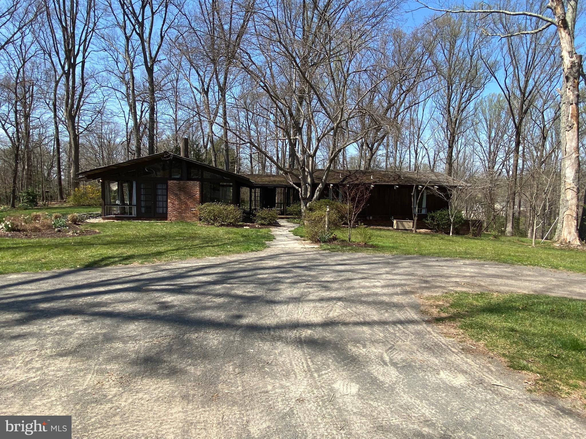 2556 VALE RIDGE COURT