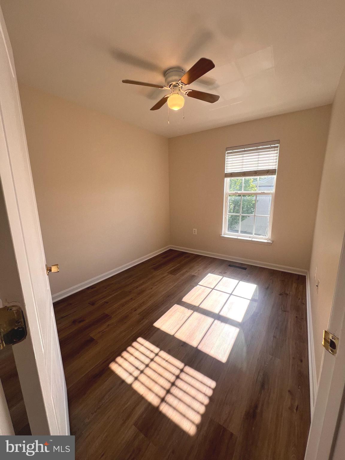 COLONIAL HILLS - Residential