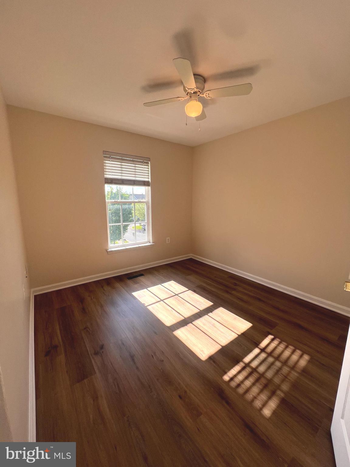 COLONIAL HILLS - Residential