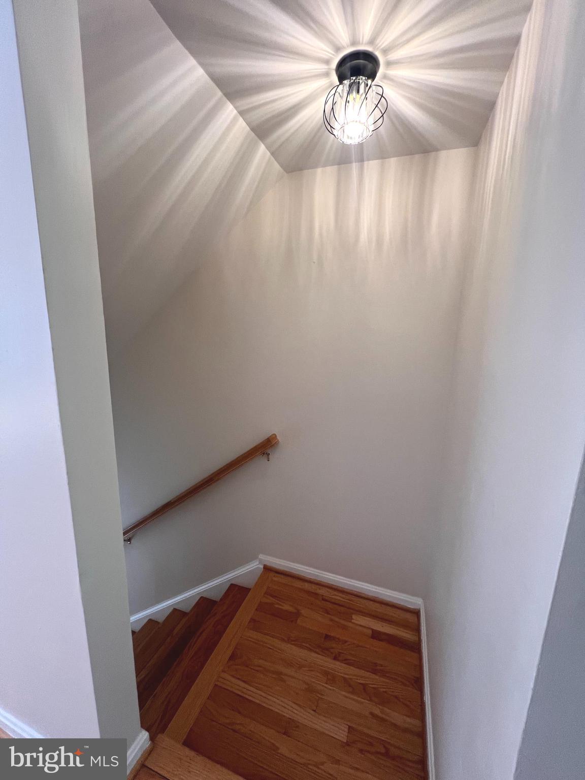 COLONIAL HILLS - Residential