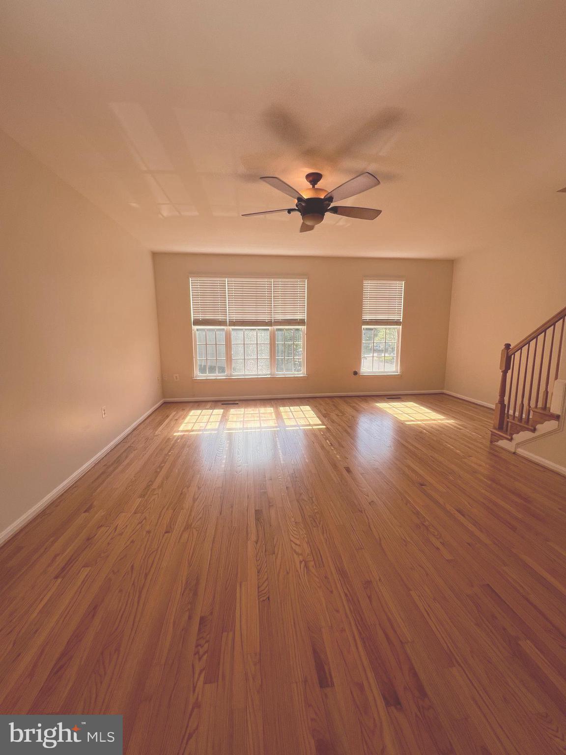 COLONIAL HILLS - Residential