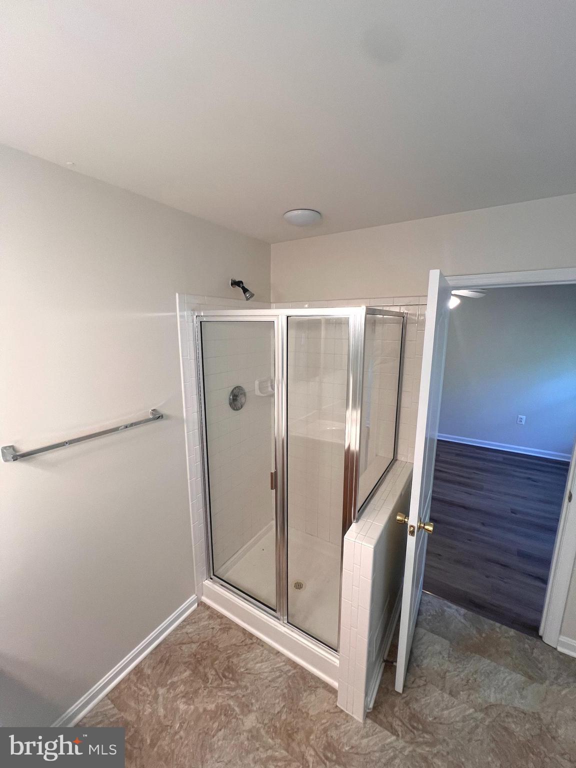 COLONIAL HILLS - Residential